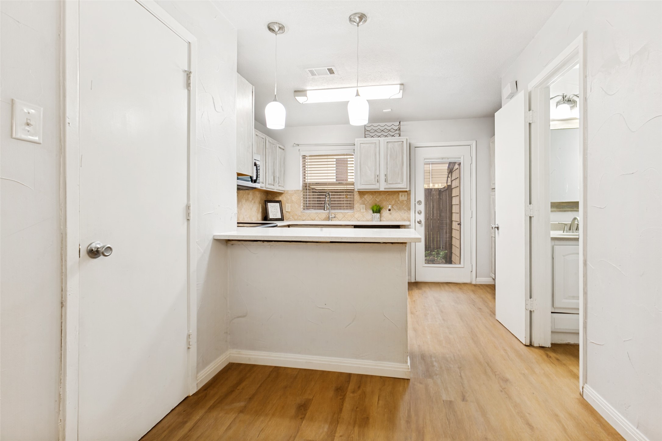 617 Carriagehouse Lane 3E