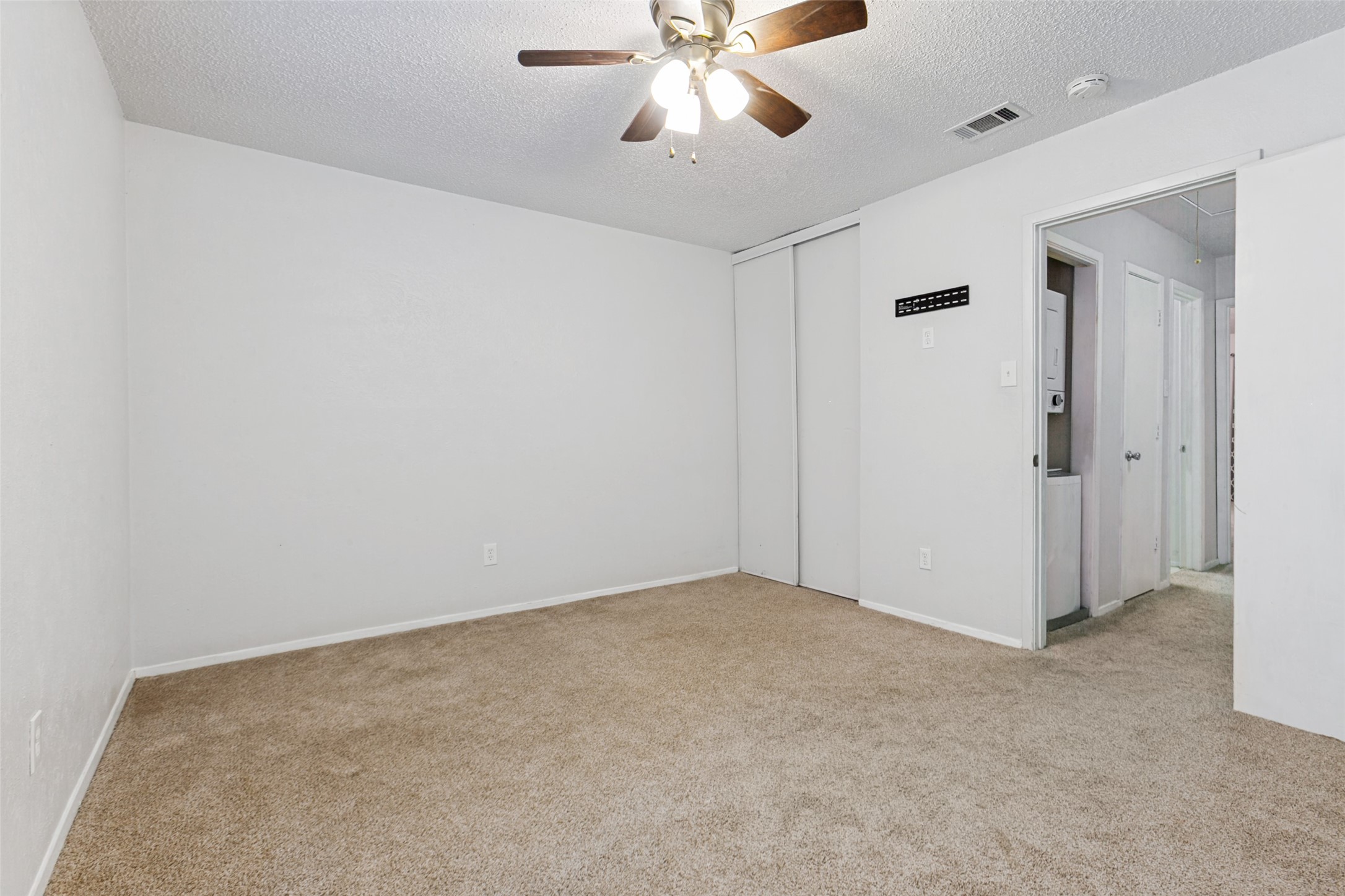 617 Carriagehouse Lane 3E