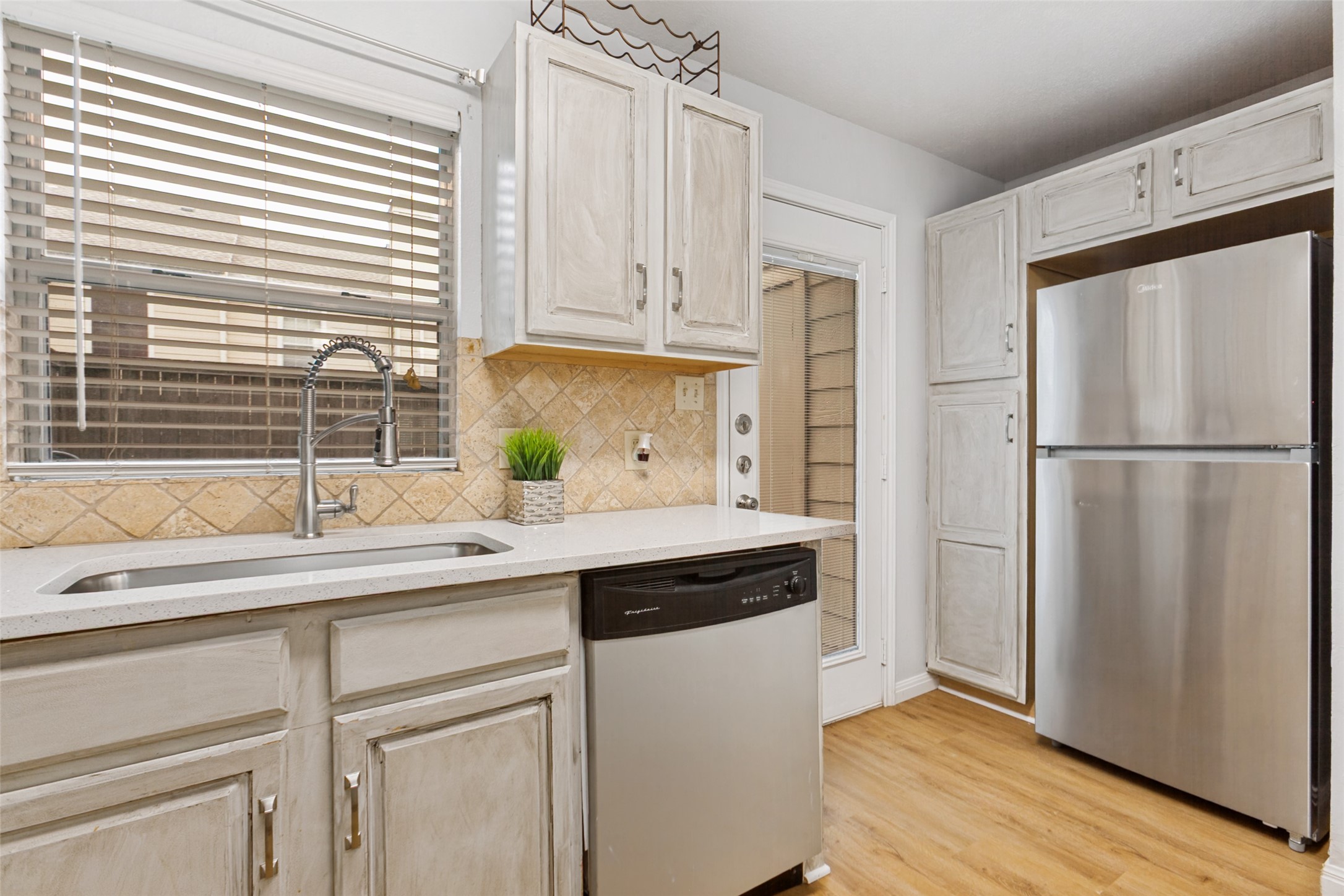 617 Carriagehouse Lane 3E