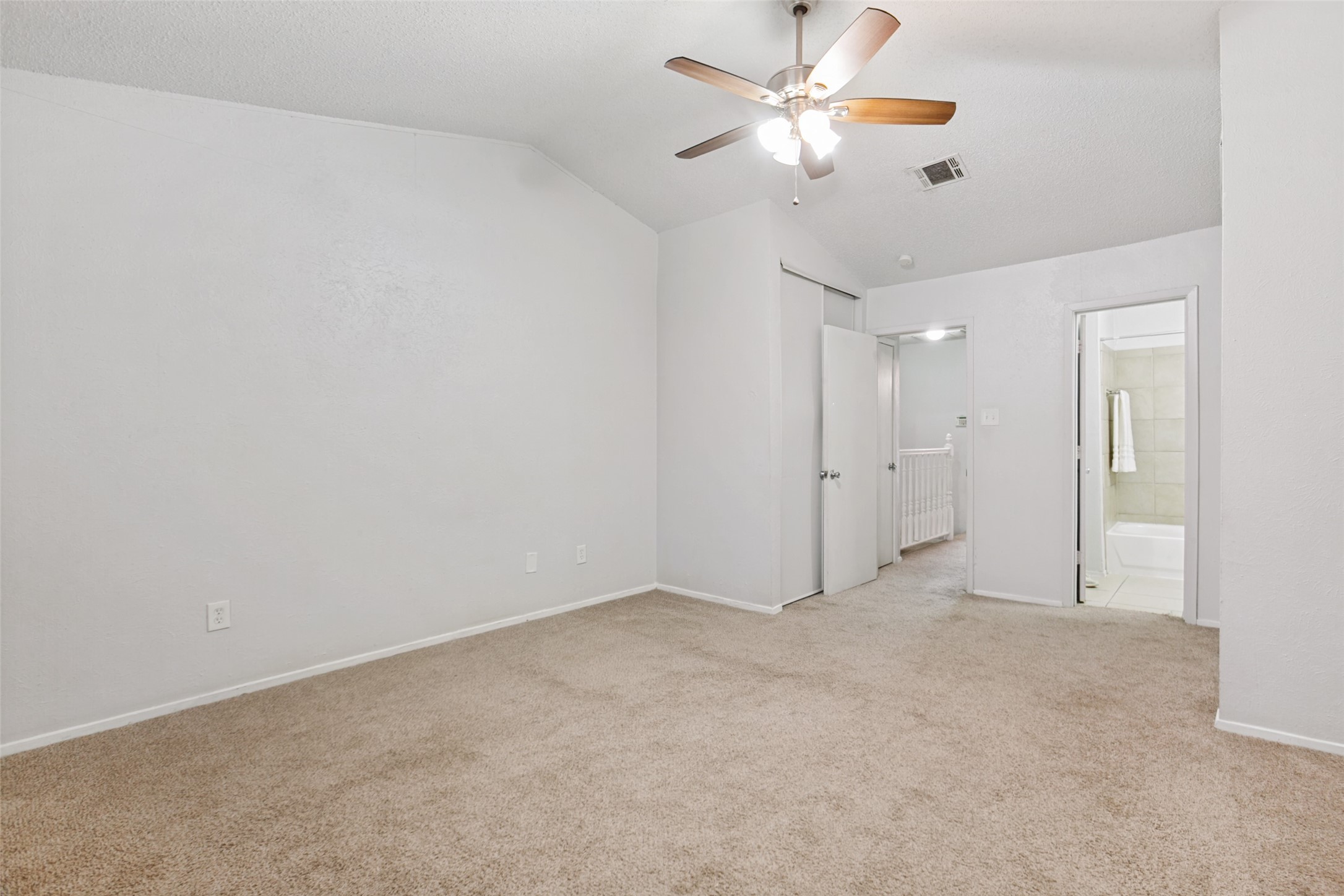 617 Carriagehouse Lane 3E