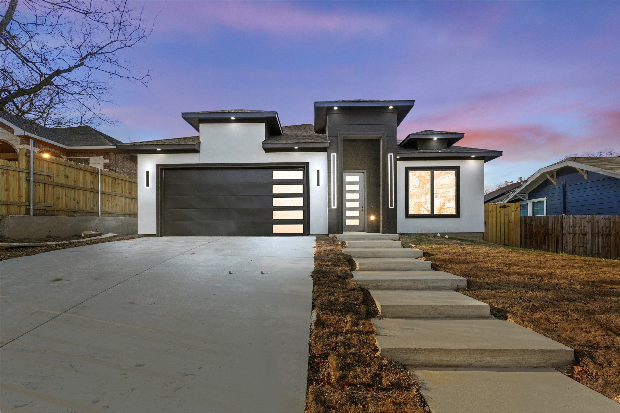 1531 E Waco Avenue