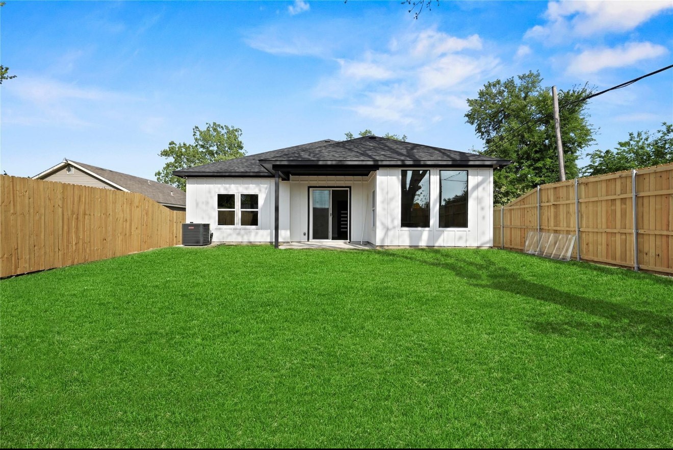 1531 E Waco Avenue