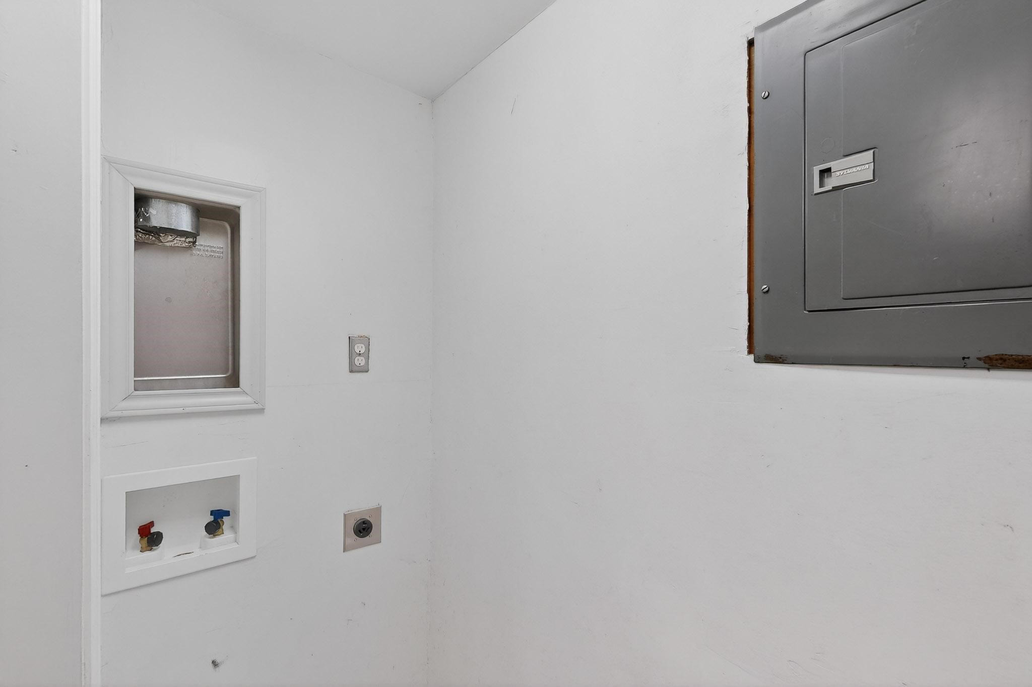 8404 Forest Lane 1305