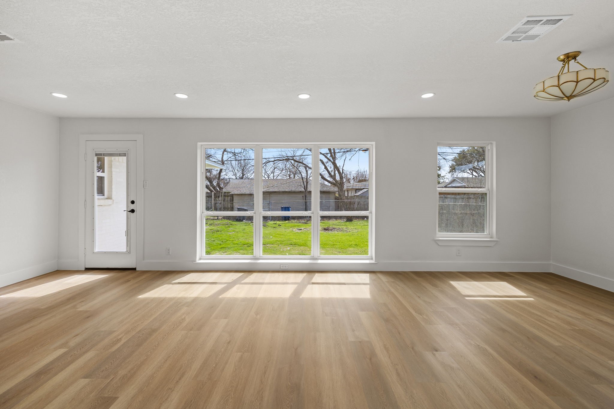 2932 Bay Oaks Drive