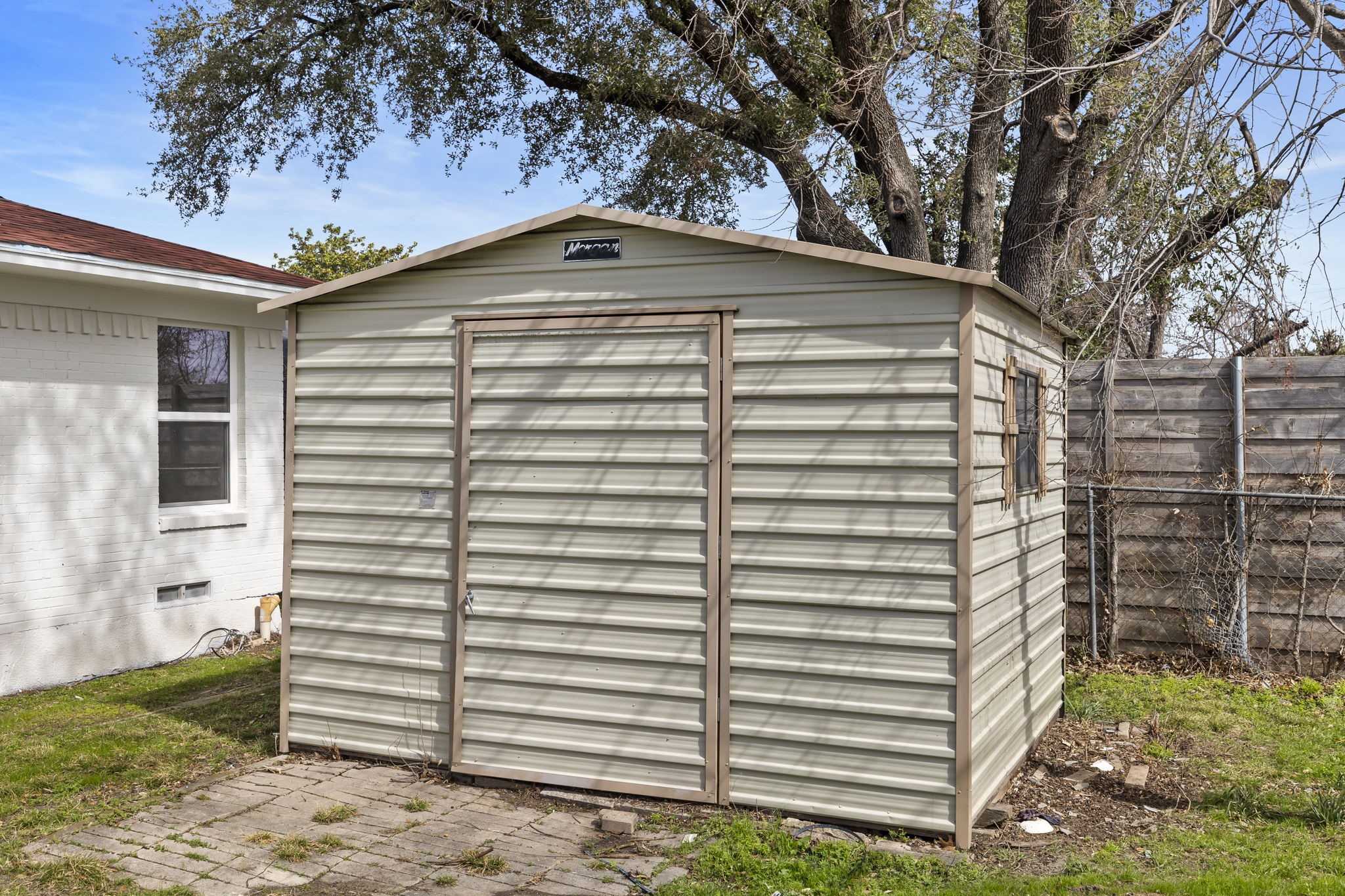 2932 Bay Oaks Drive