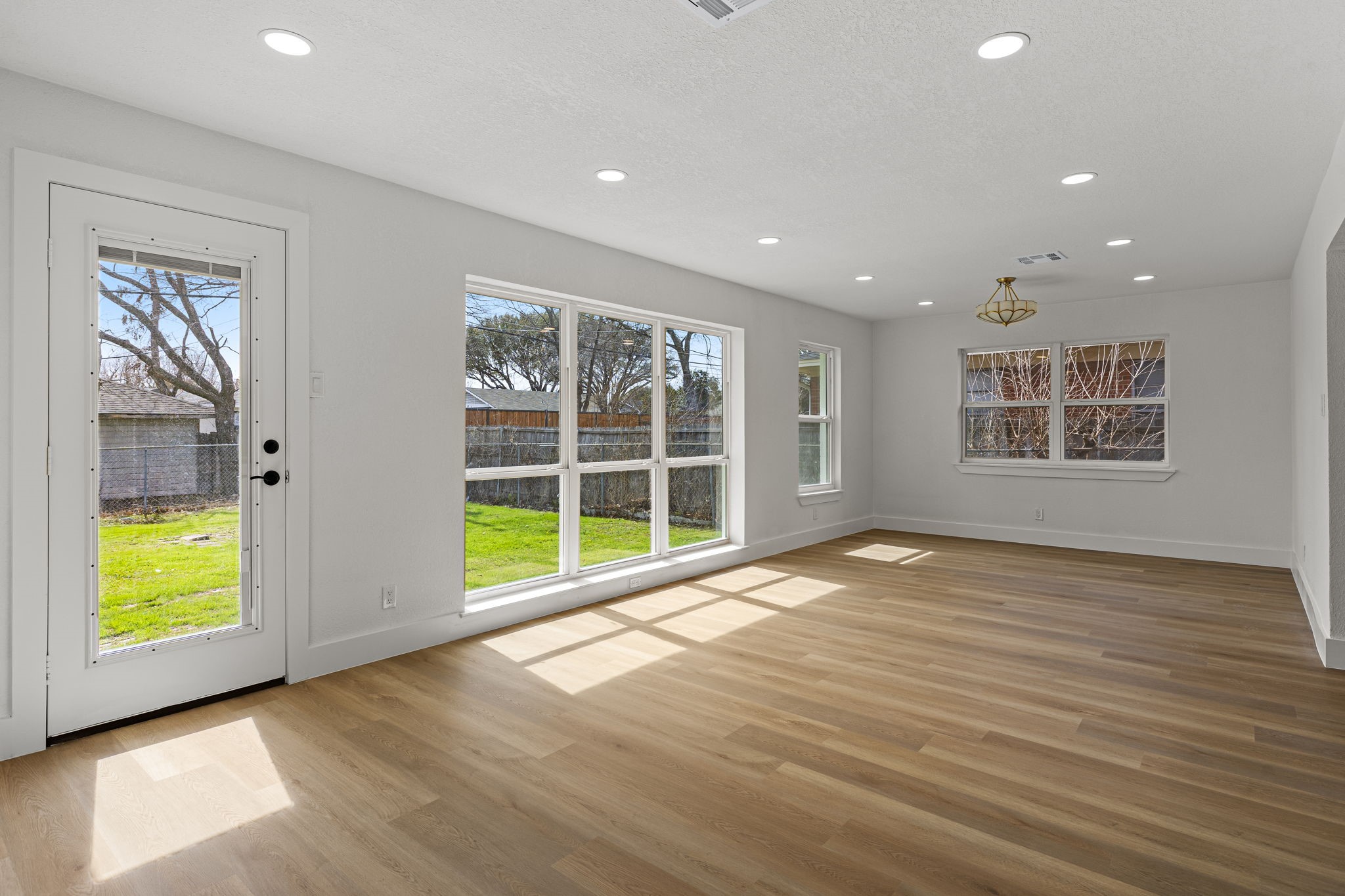 2932 Bay Oaks Drive