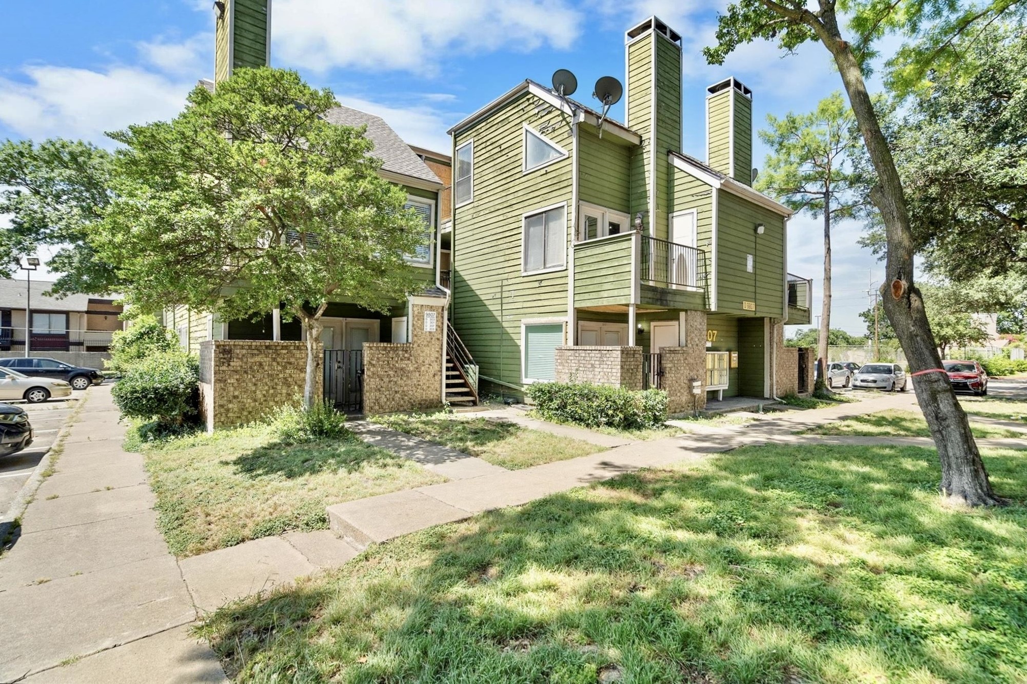 9807 Walnut Street D205