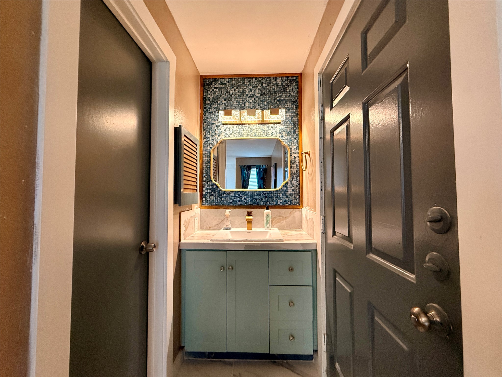 9807 Walnut Street D205