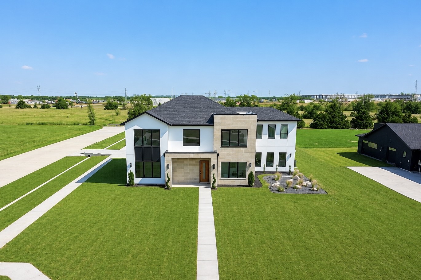 436 Whispering Way