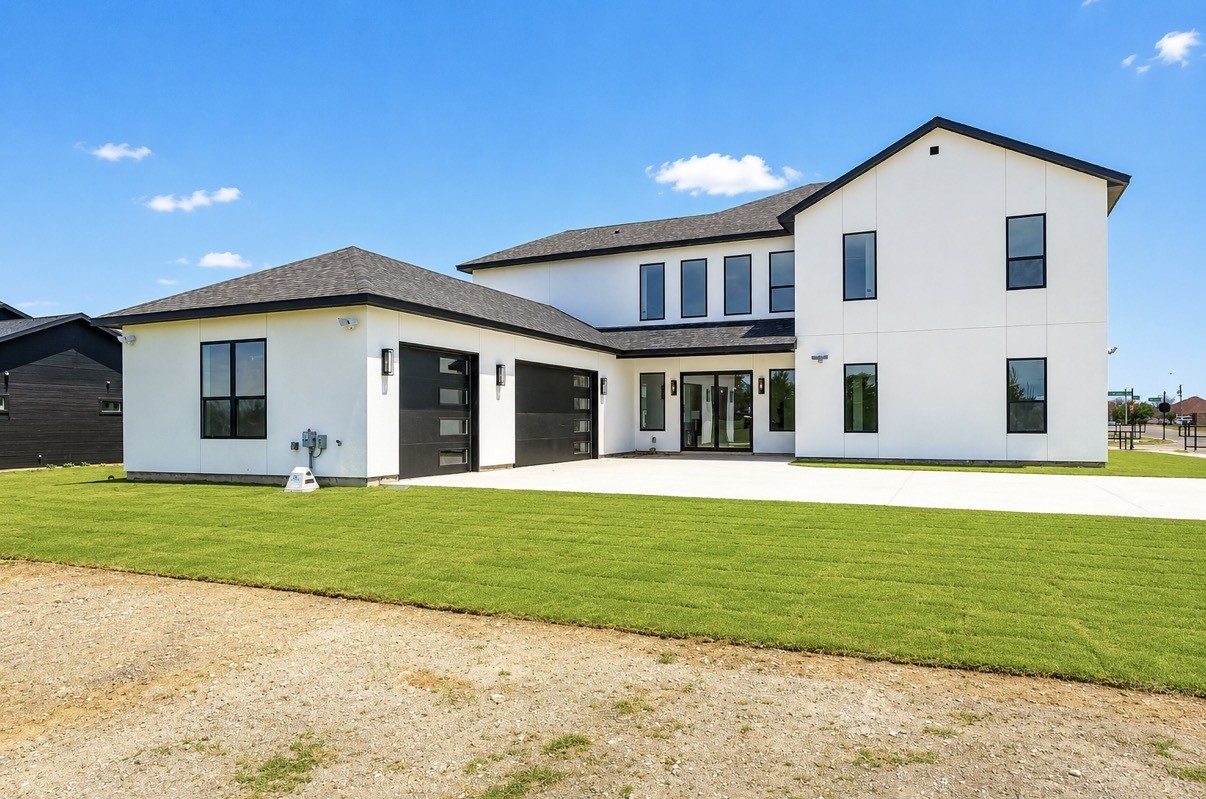 436 Whispering Way