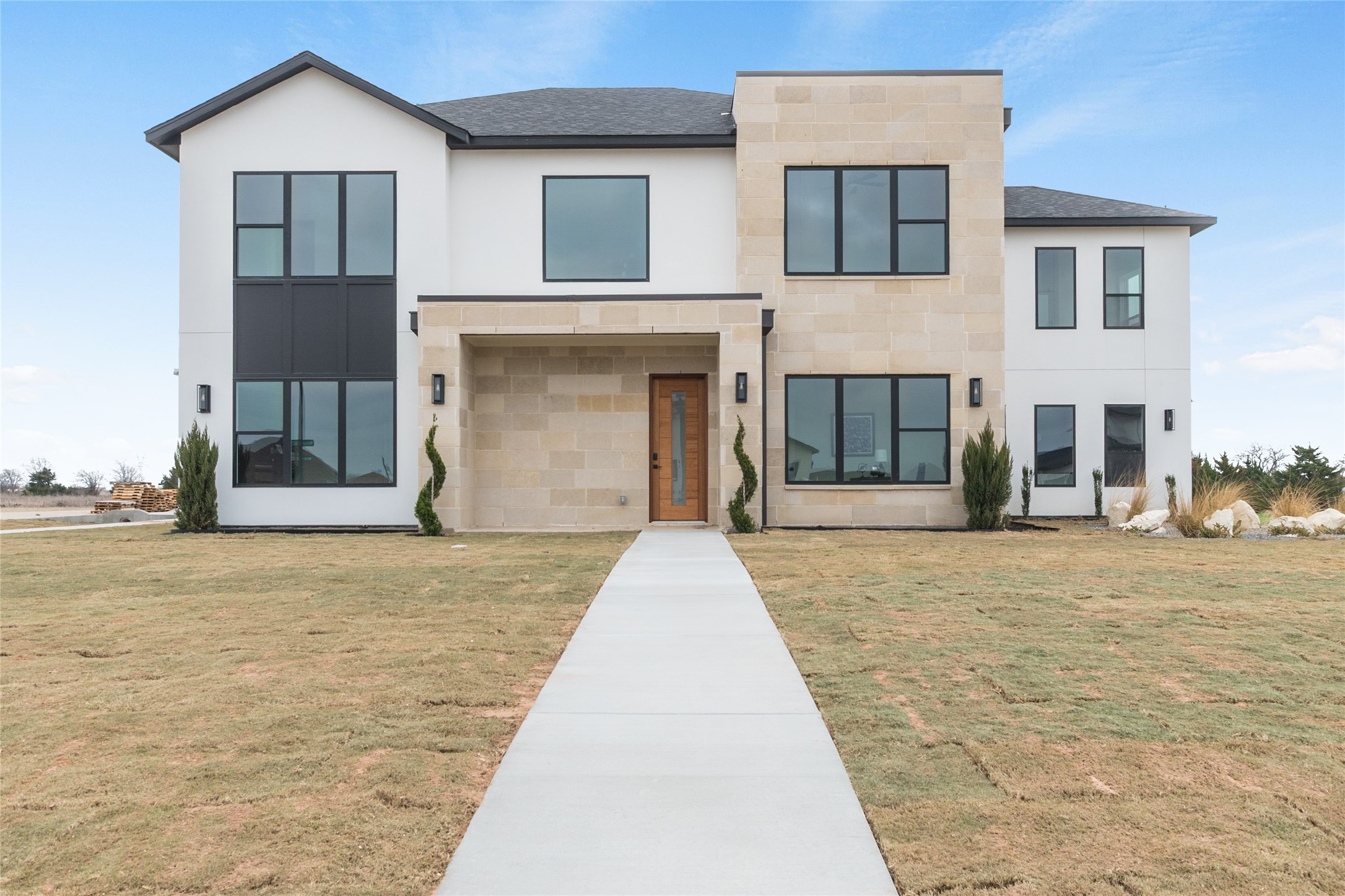 436 Whispering Way