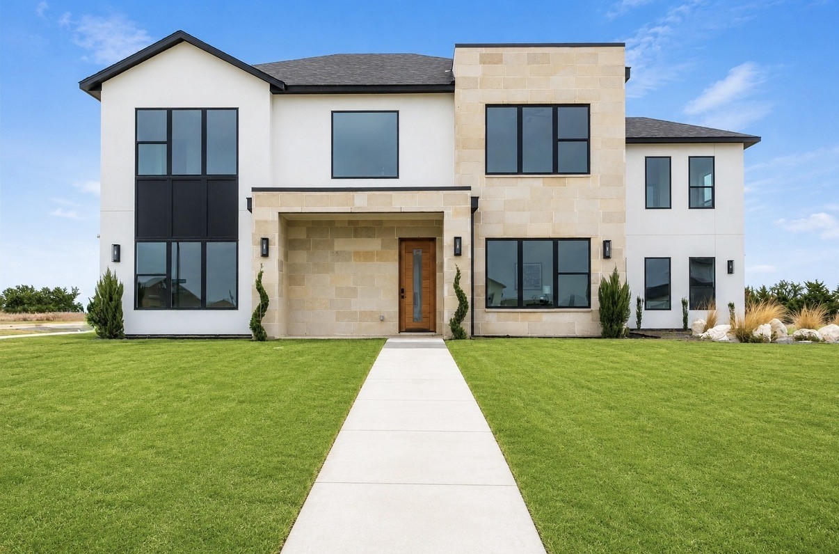 436 Whispering Way
