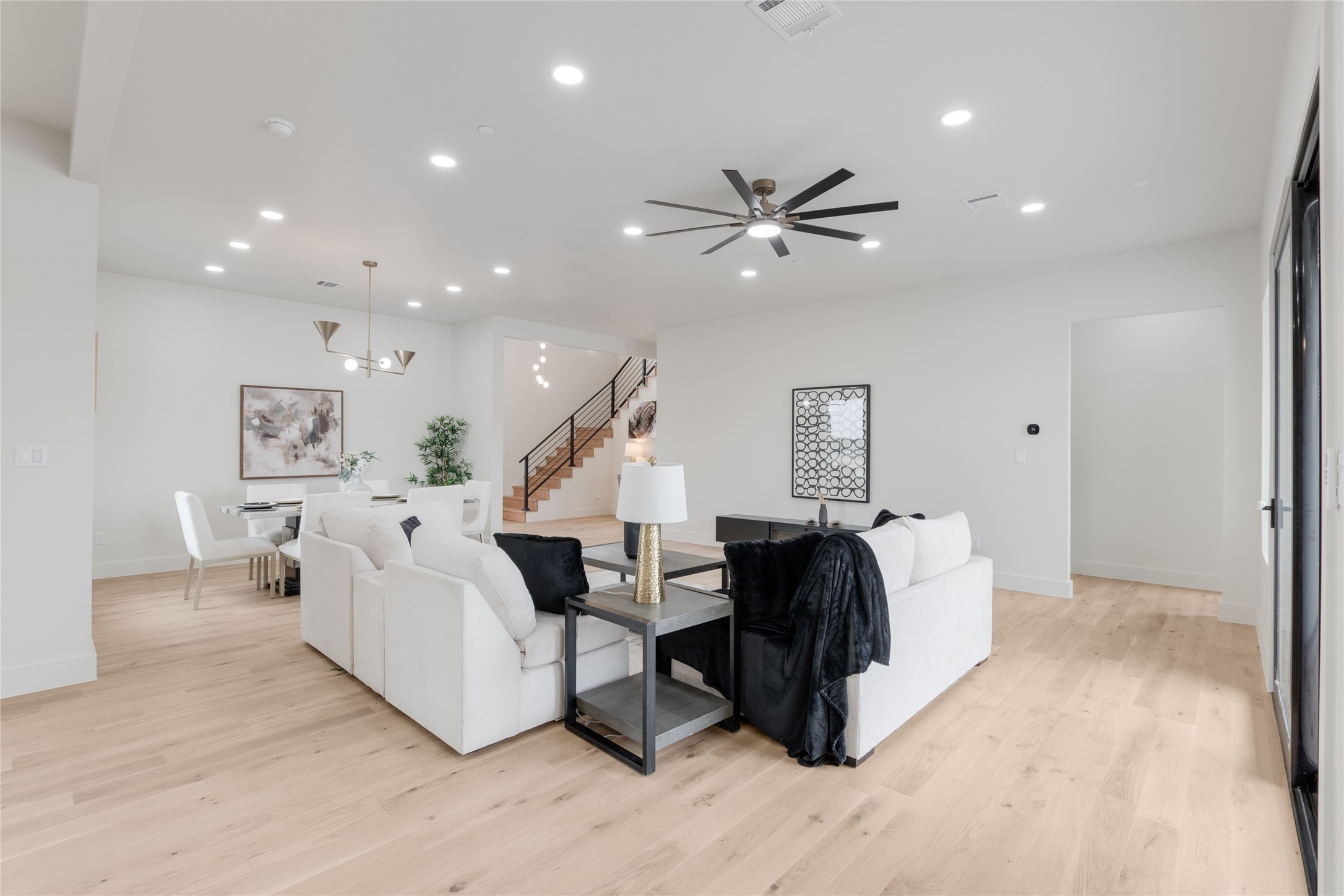 436 Whispering Way