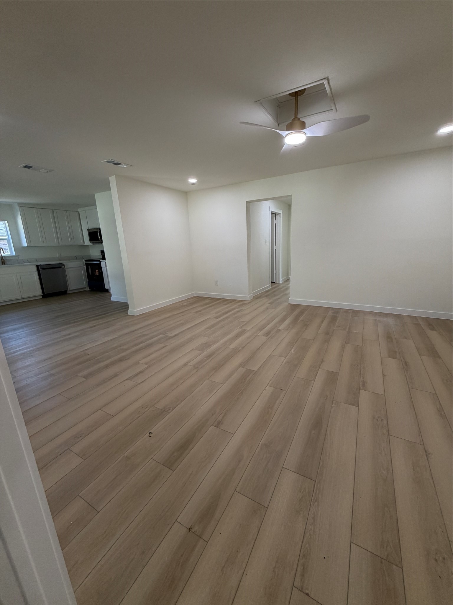 469 W Fulton Street
