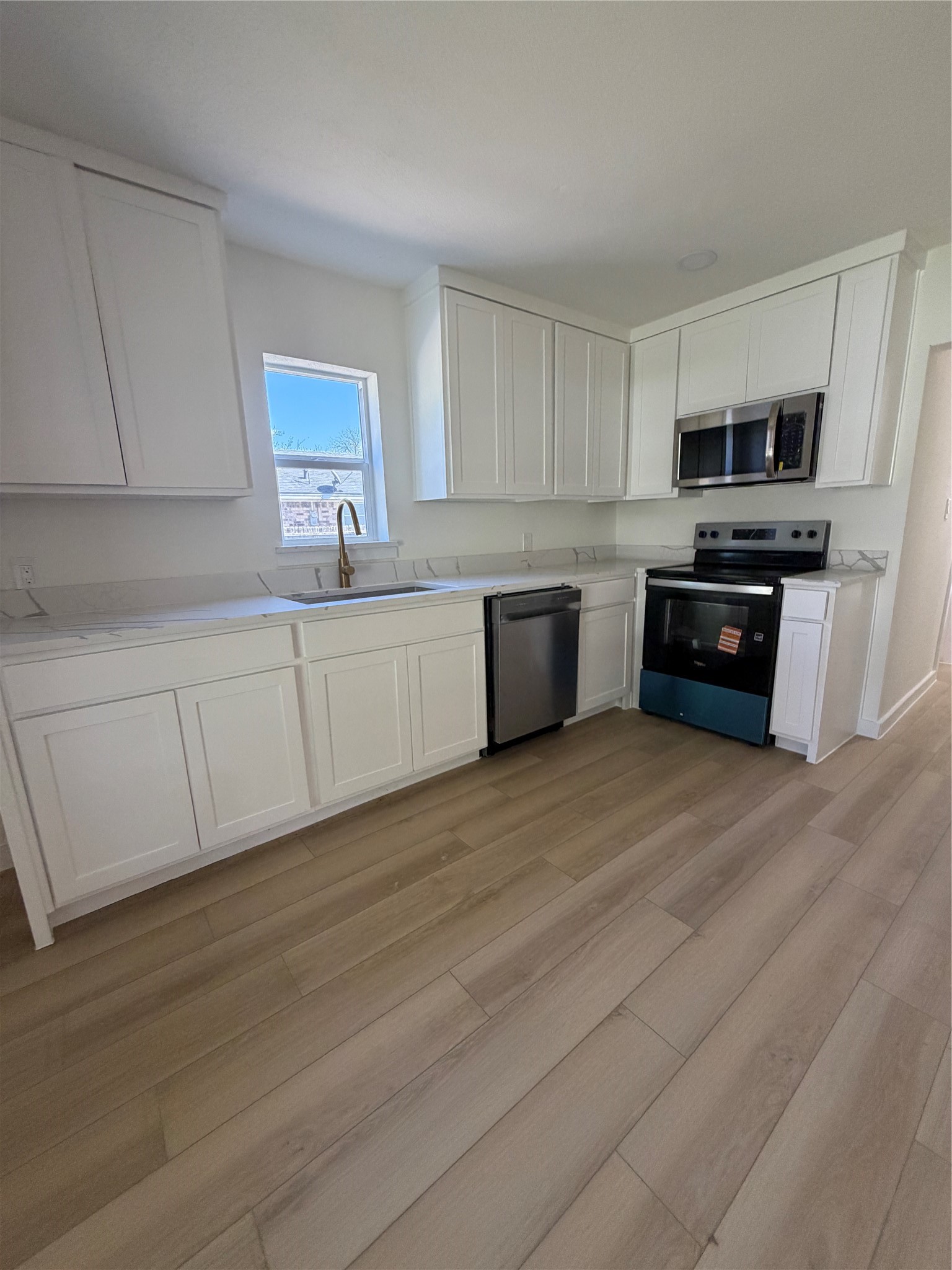 469 W Fulton Street