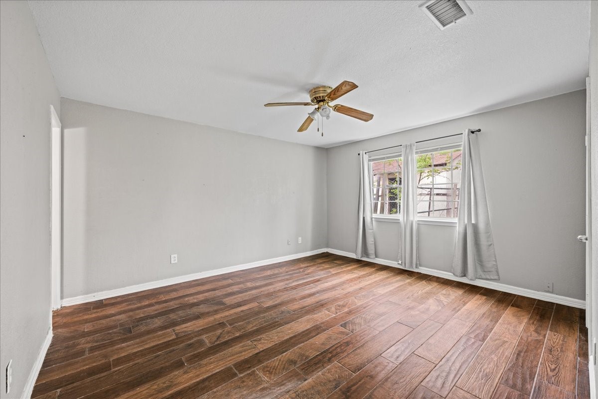 1306 Eagle Pass