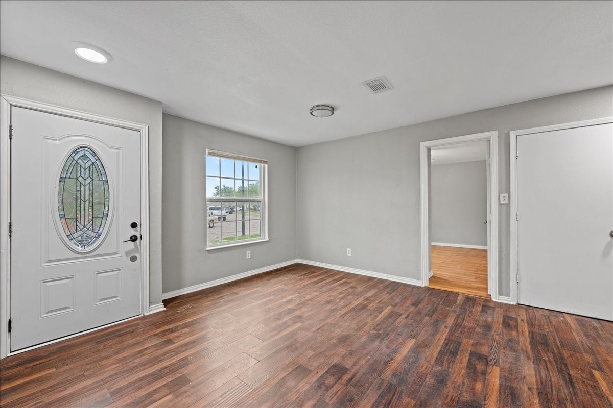 1306 Eagle Pass