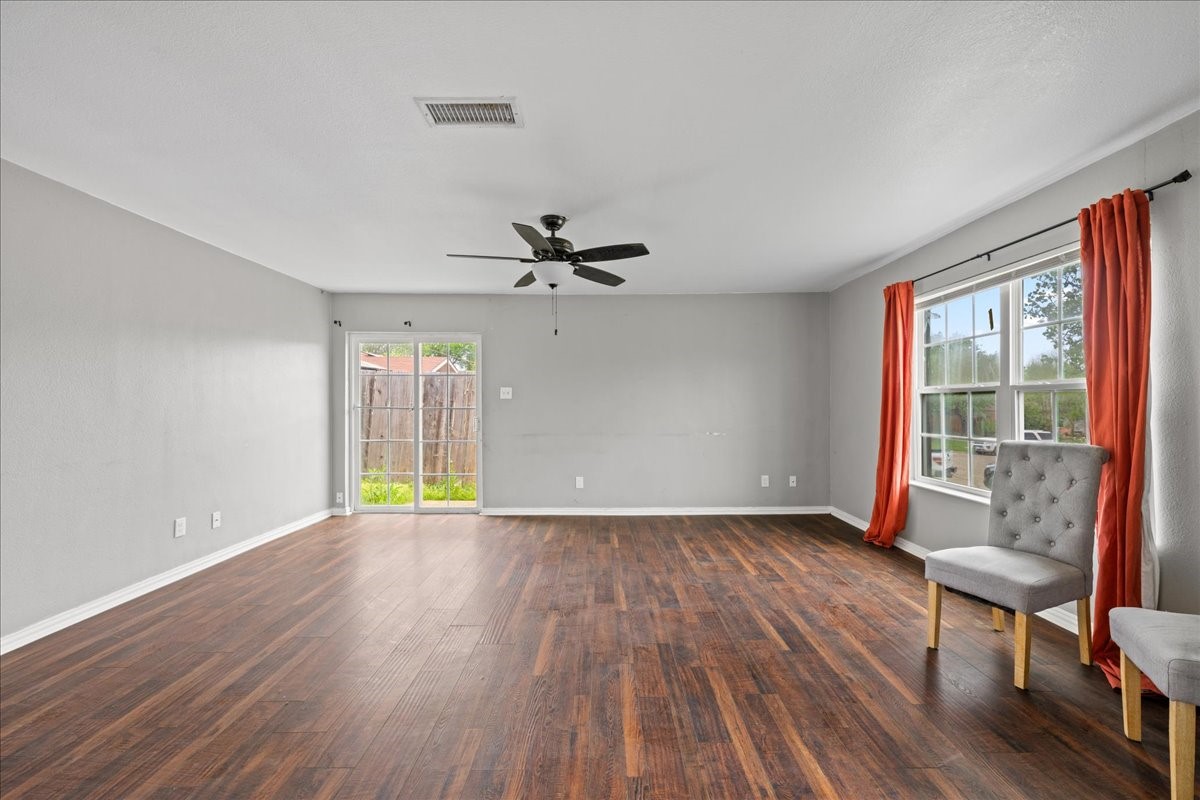 1306 Eagle Pass