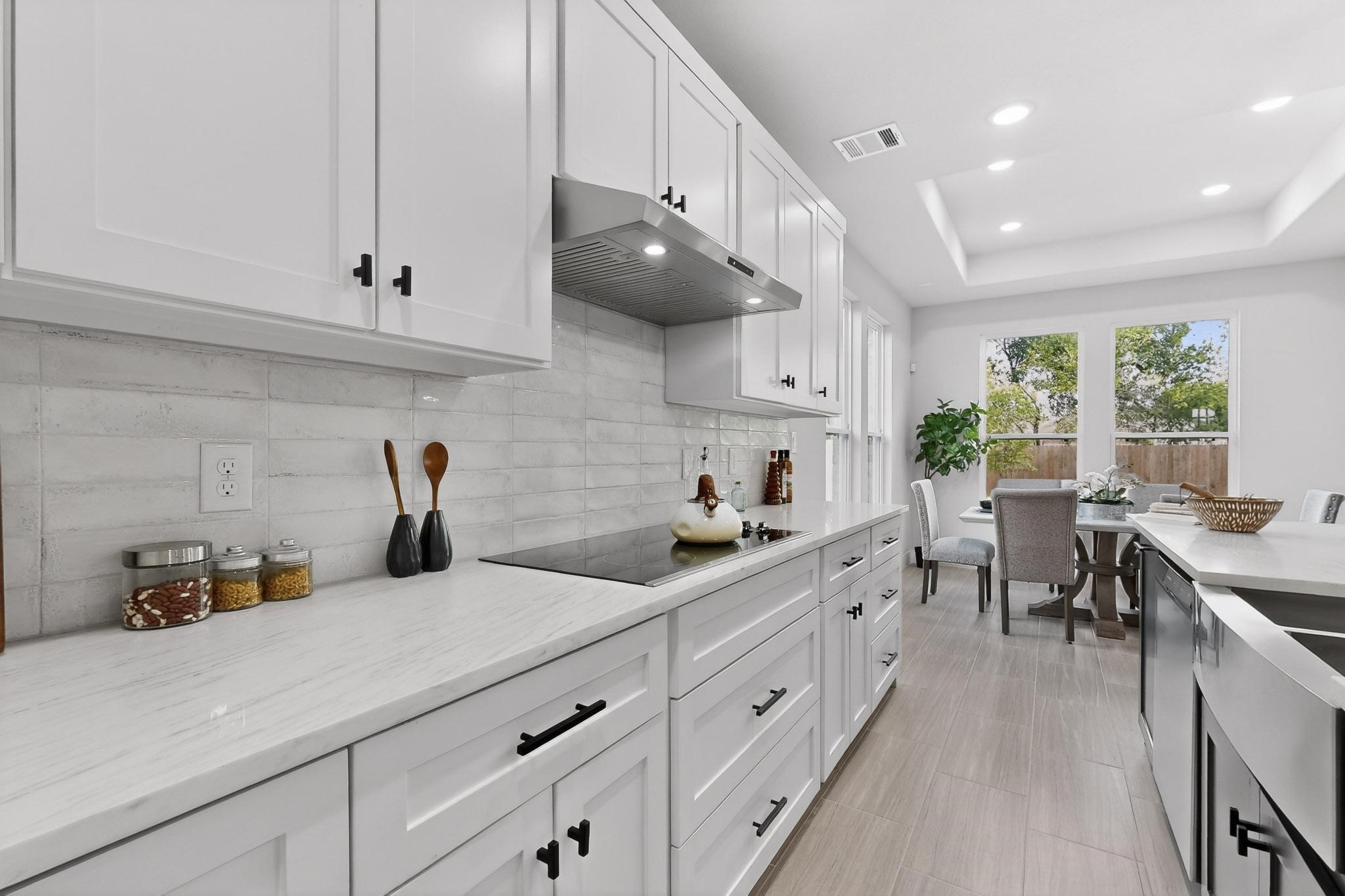 6810 Windward View Drive