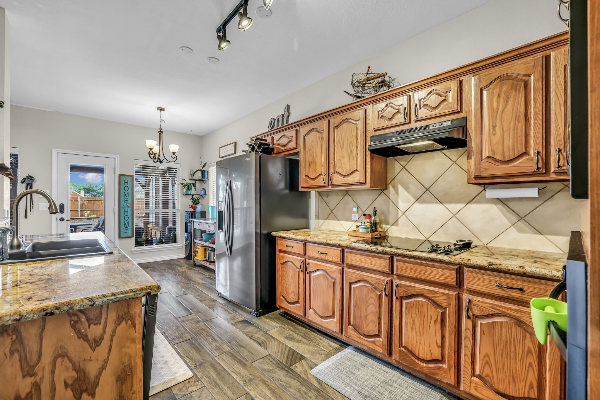 1216 Majestic Way
