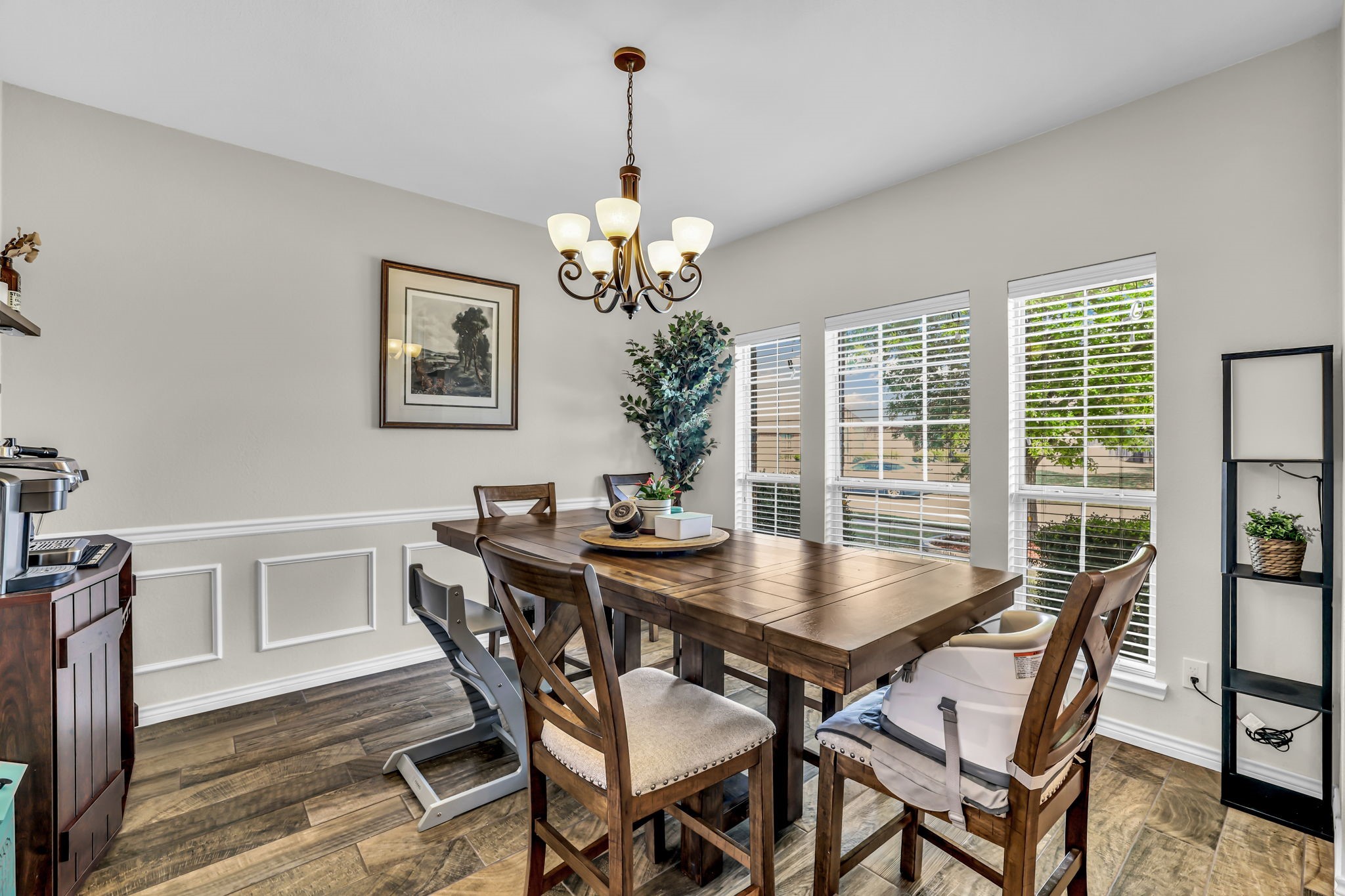 1216 Majestic Way