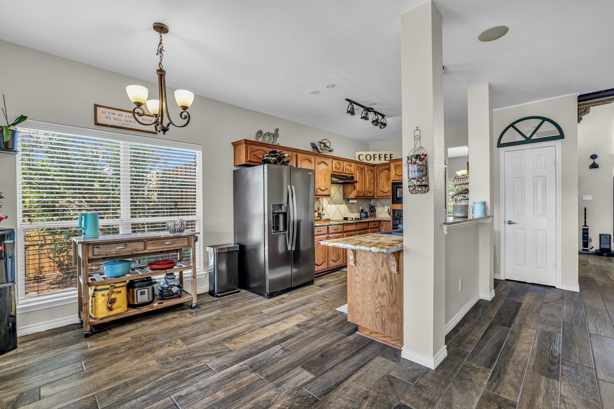 1216 Majestic Way