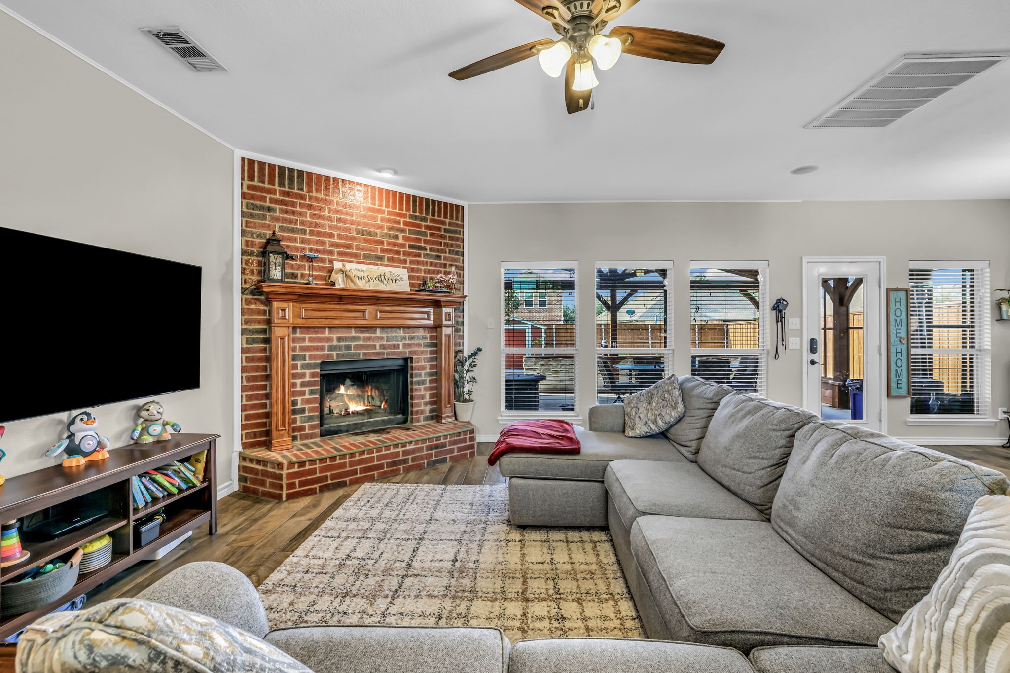1216 Majestic Way