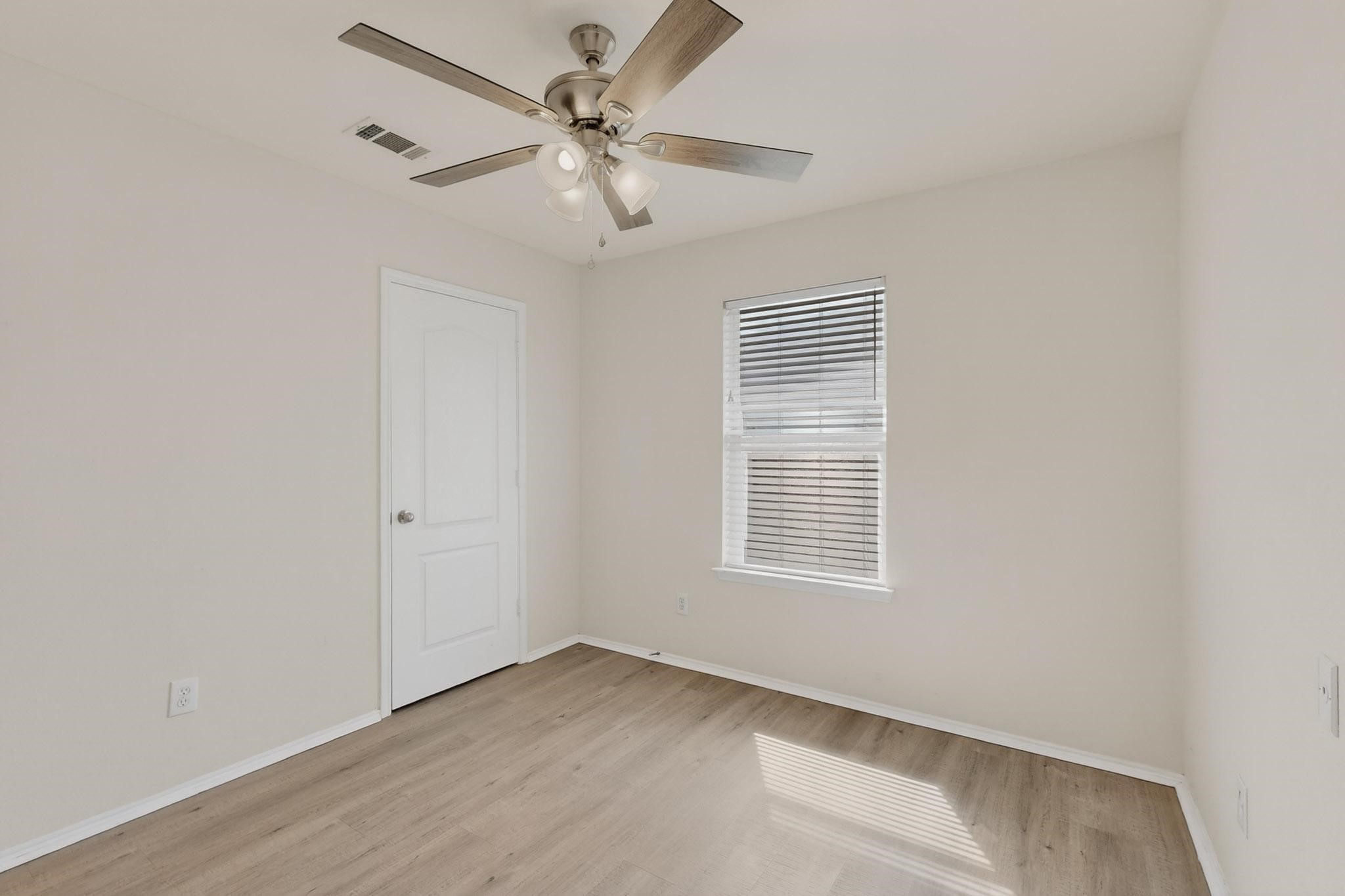 507 Oxford Loop
