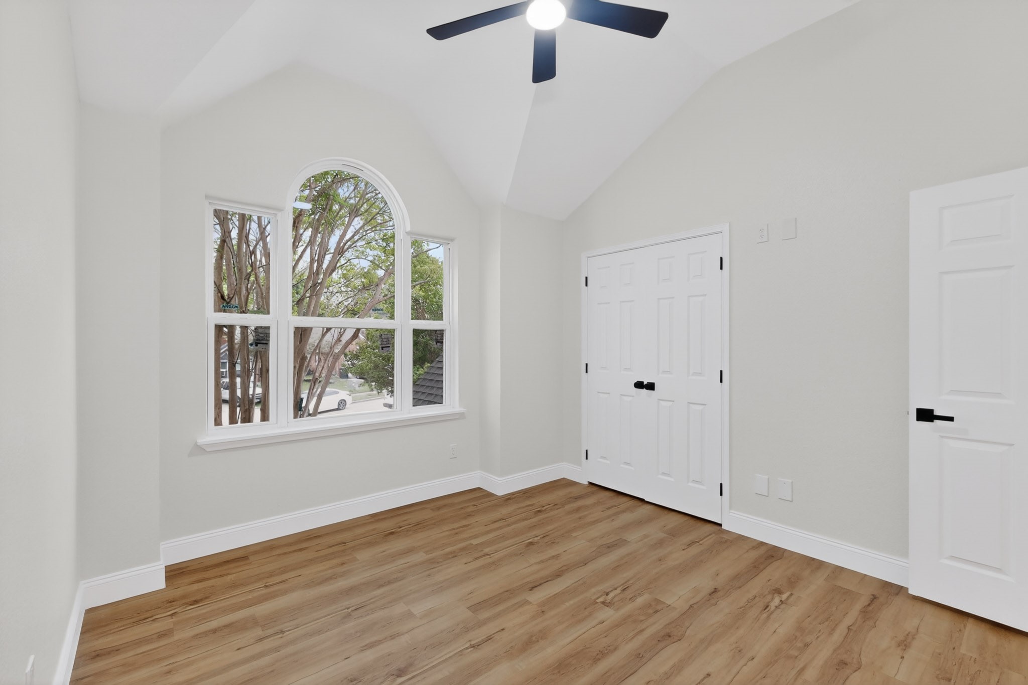 1404 Meadowbrook Drive