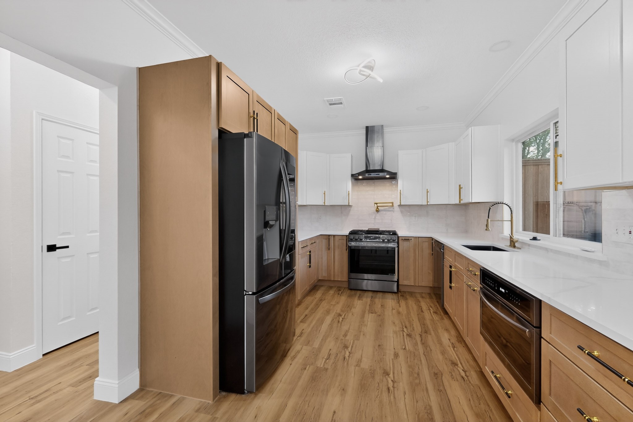 1404 Meadowbrook Drive