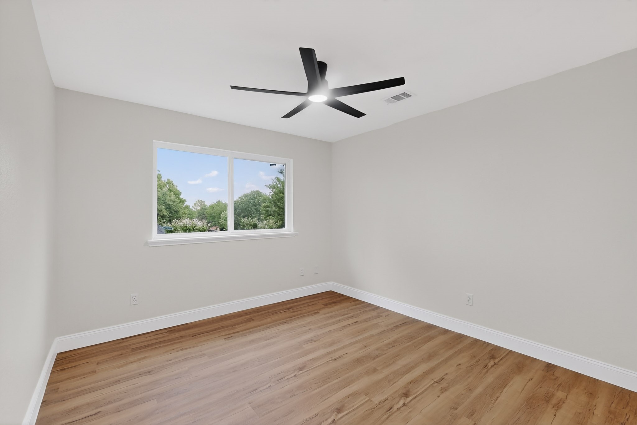 1404 Meadowbrook Drive