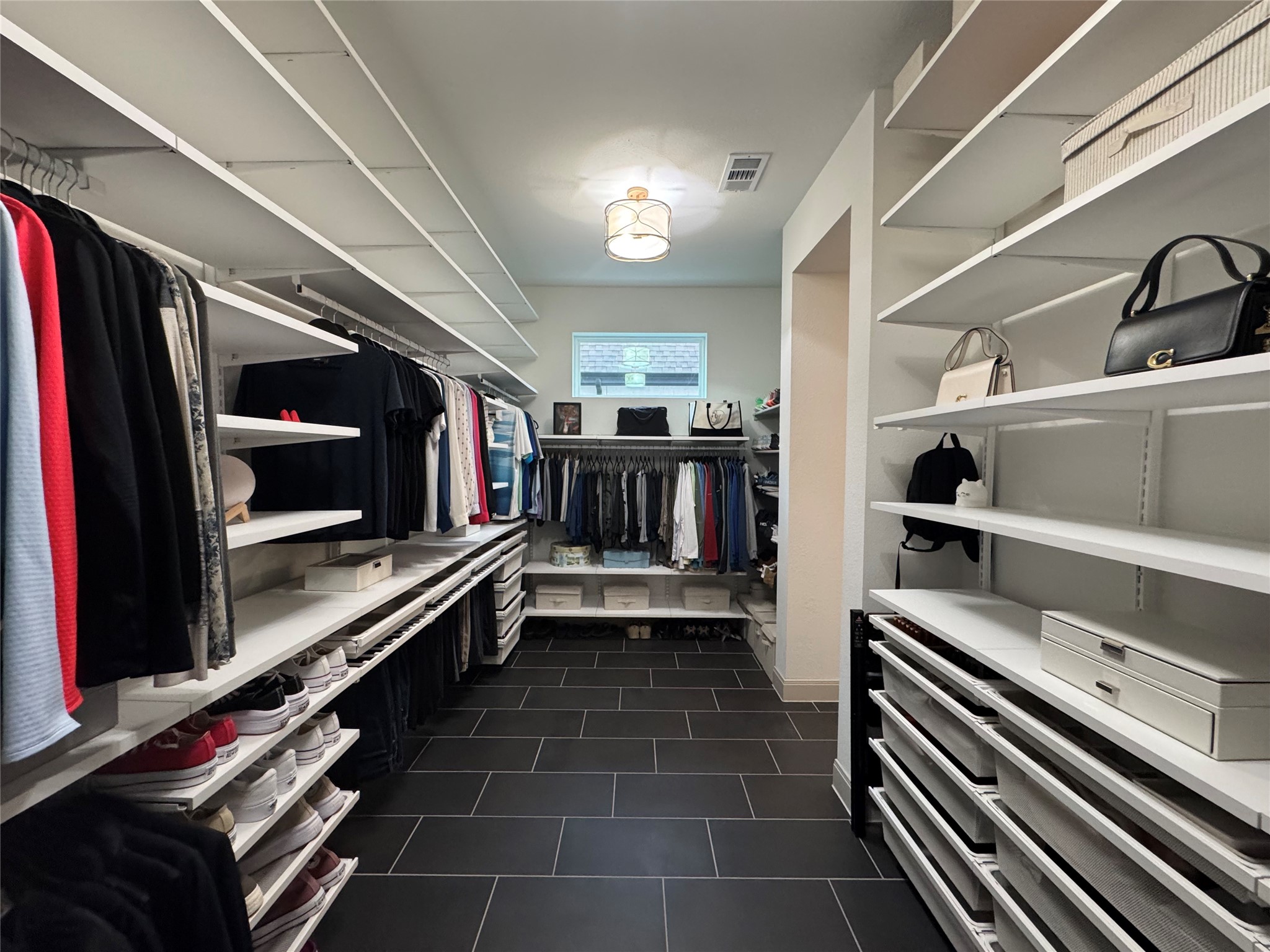 200 W Shetland Lane