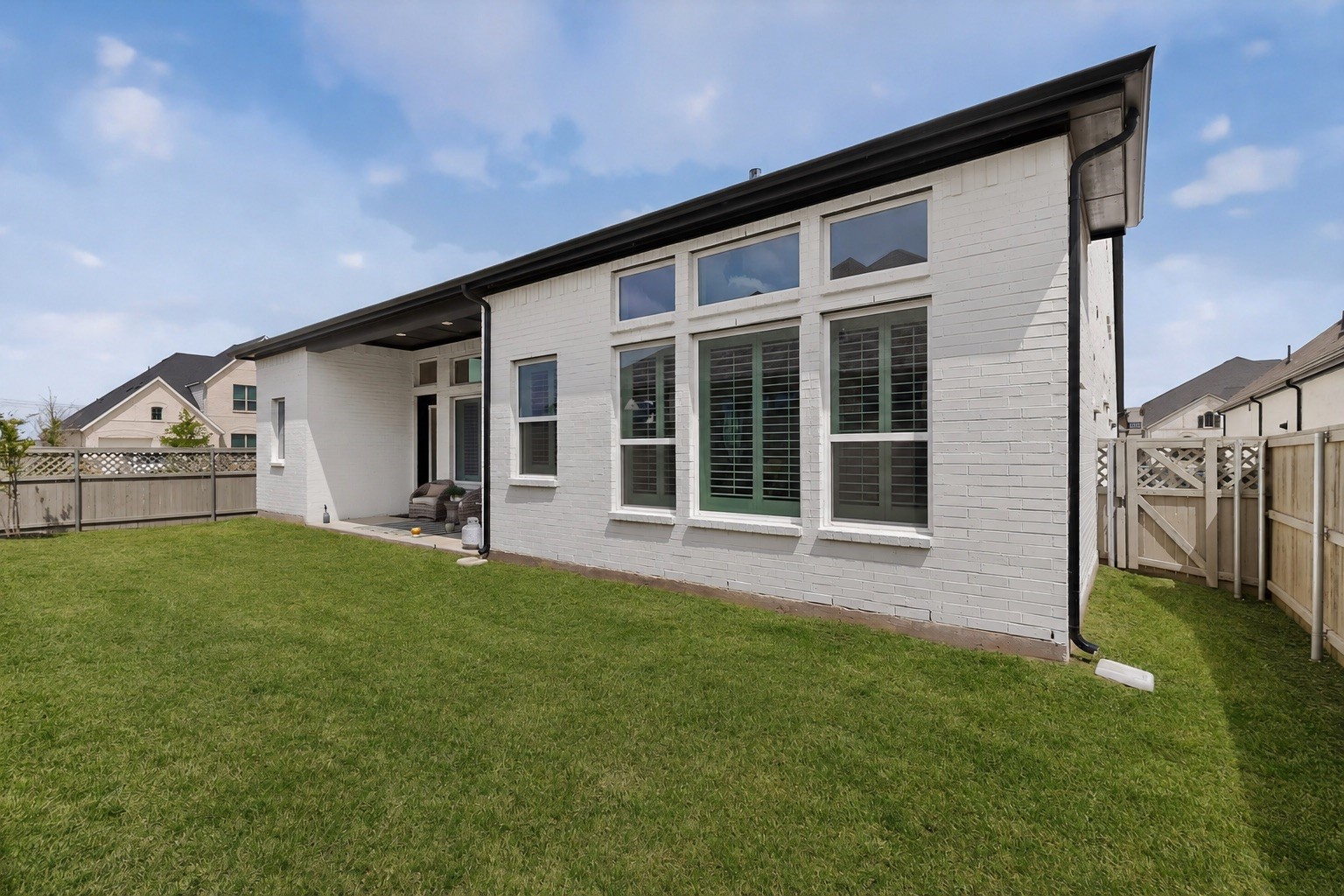 200 W Shetland Lane