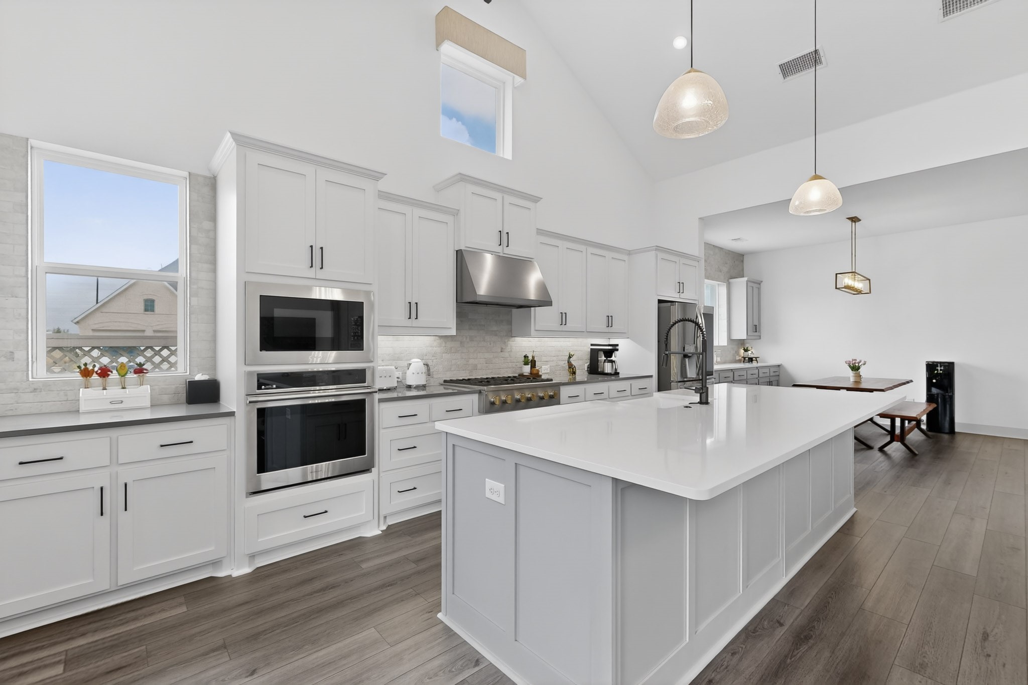 200 W Shetland Lane