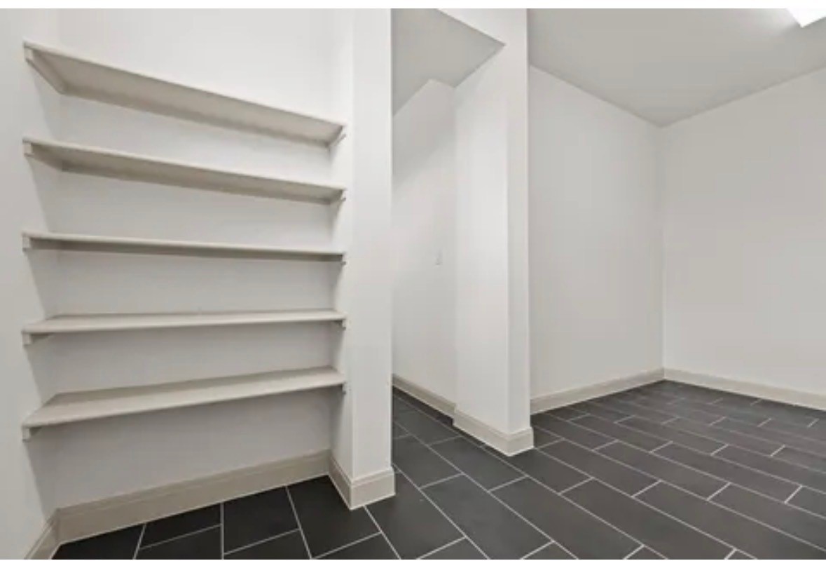 200 W Shetland Lane