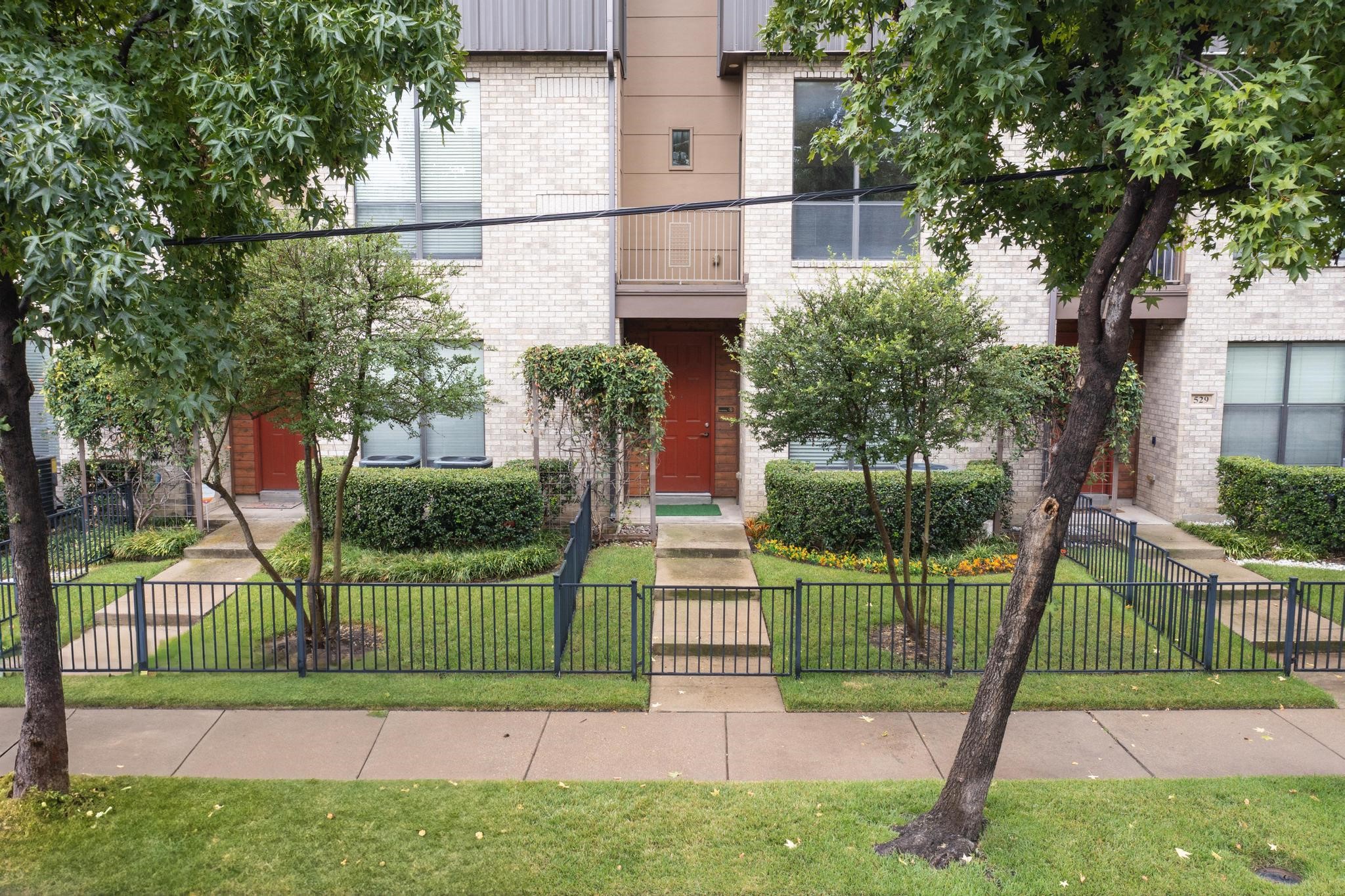 4211 Rawlins Street 528