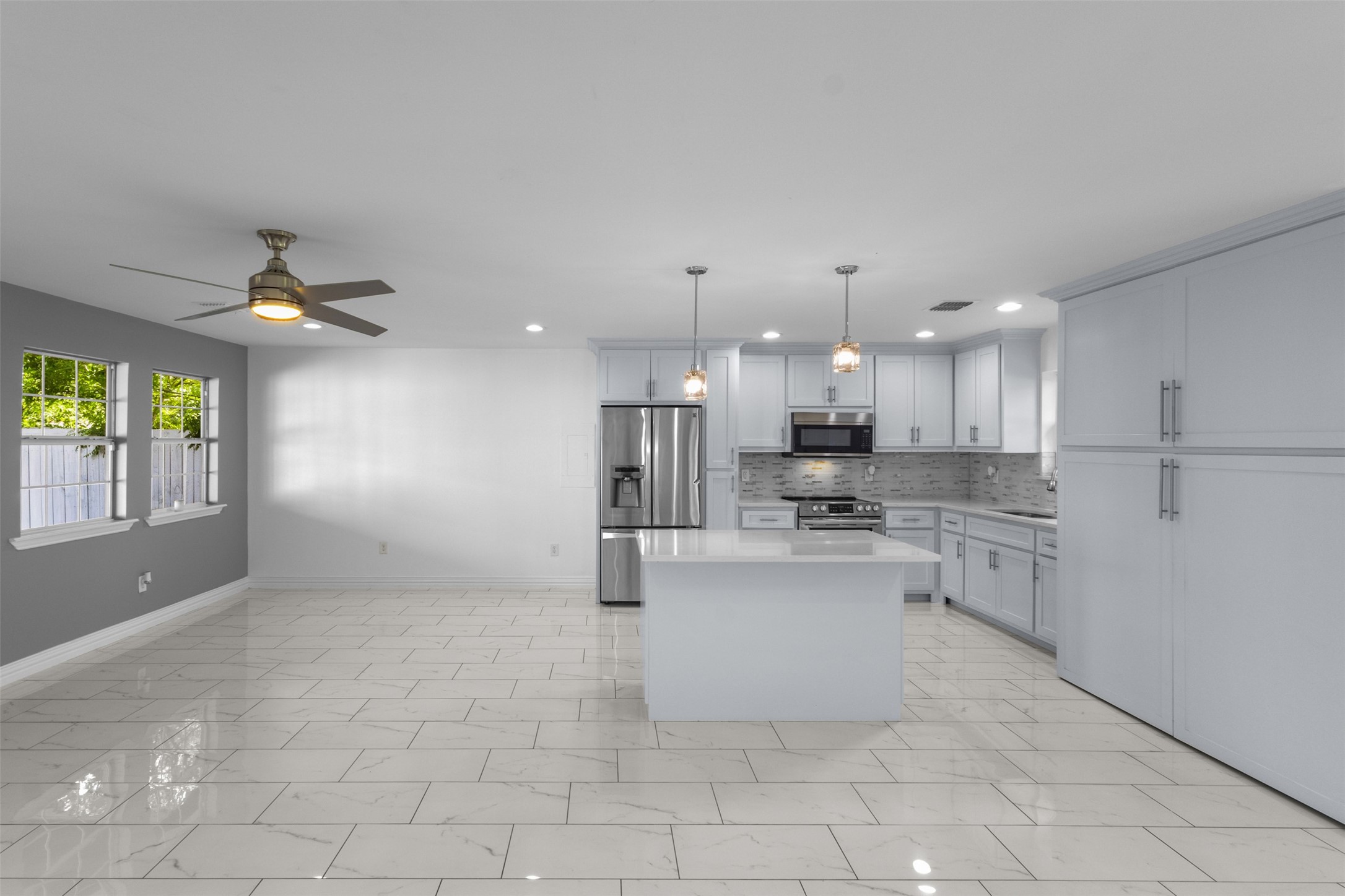 806 Longbeach Drive