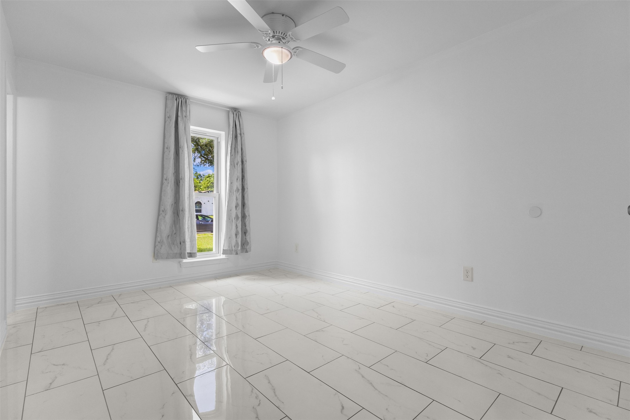 806 Longbeach Drive