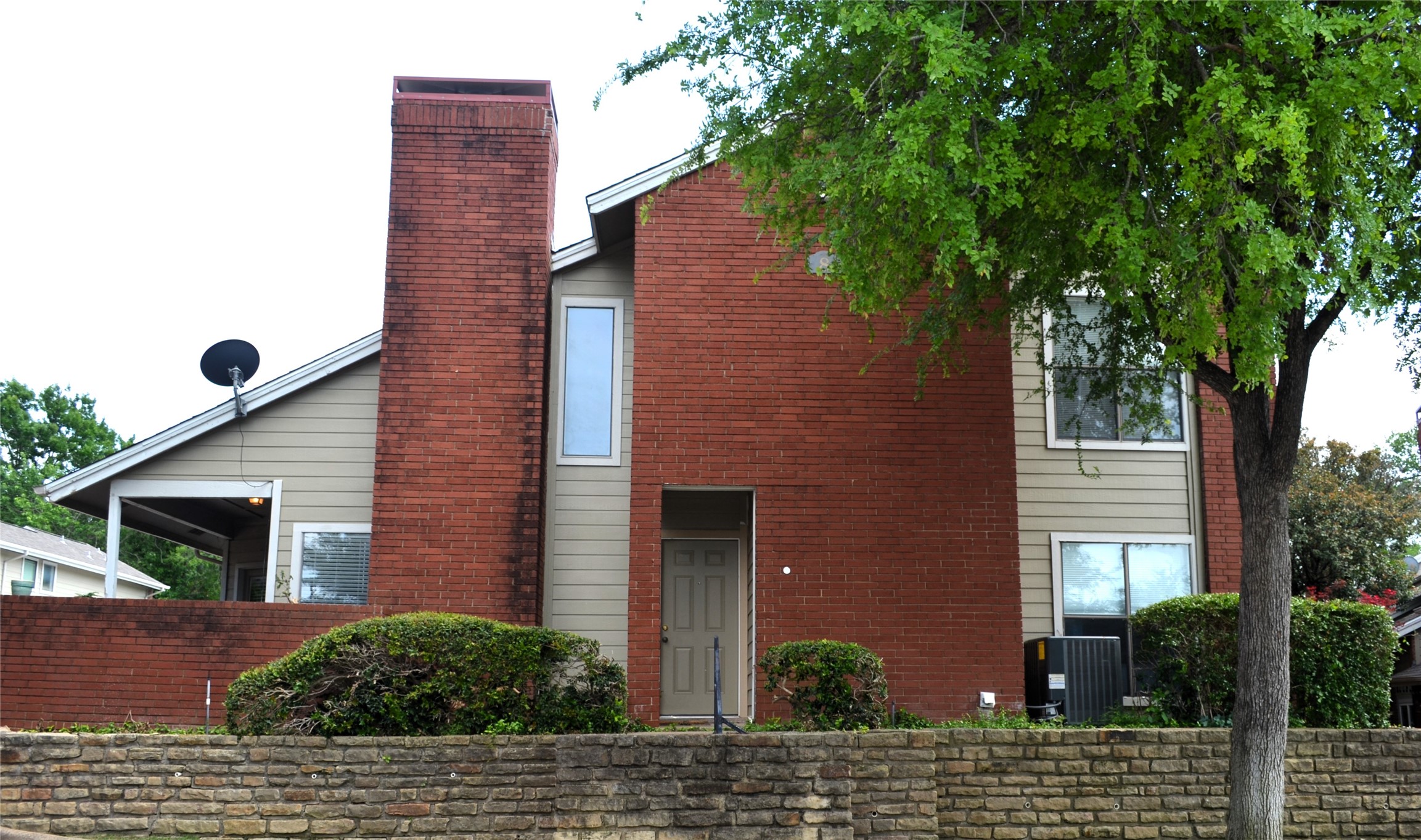 8404 Forest Lane 801