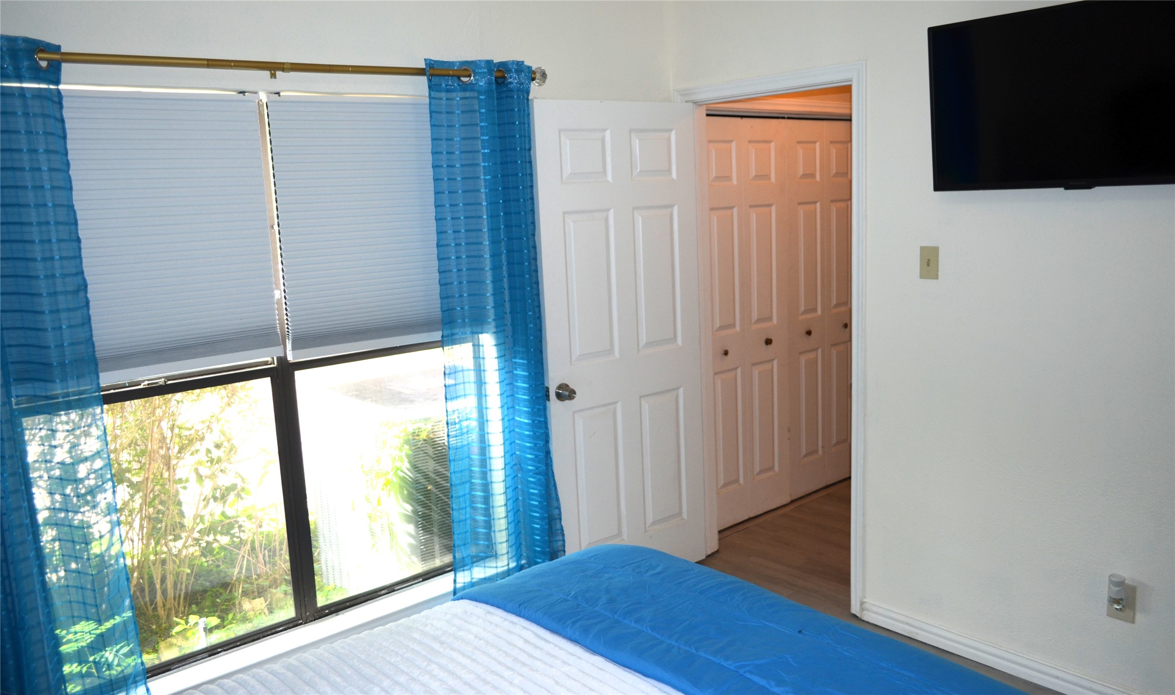 8404 Forest Lane 801