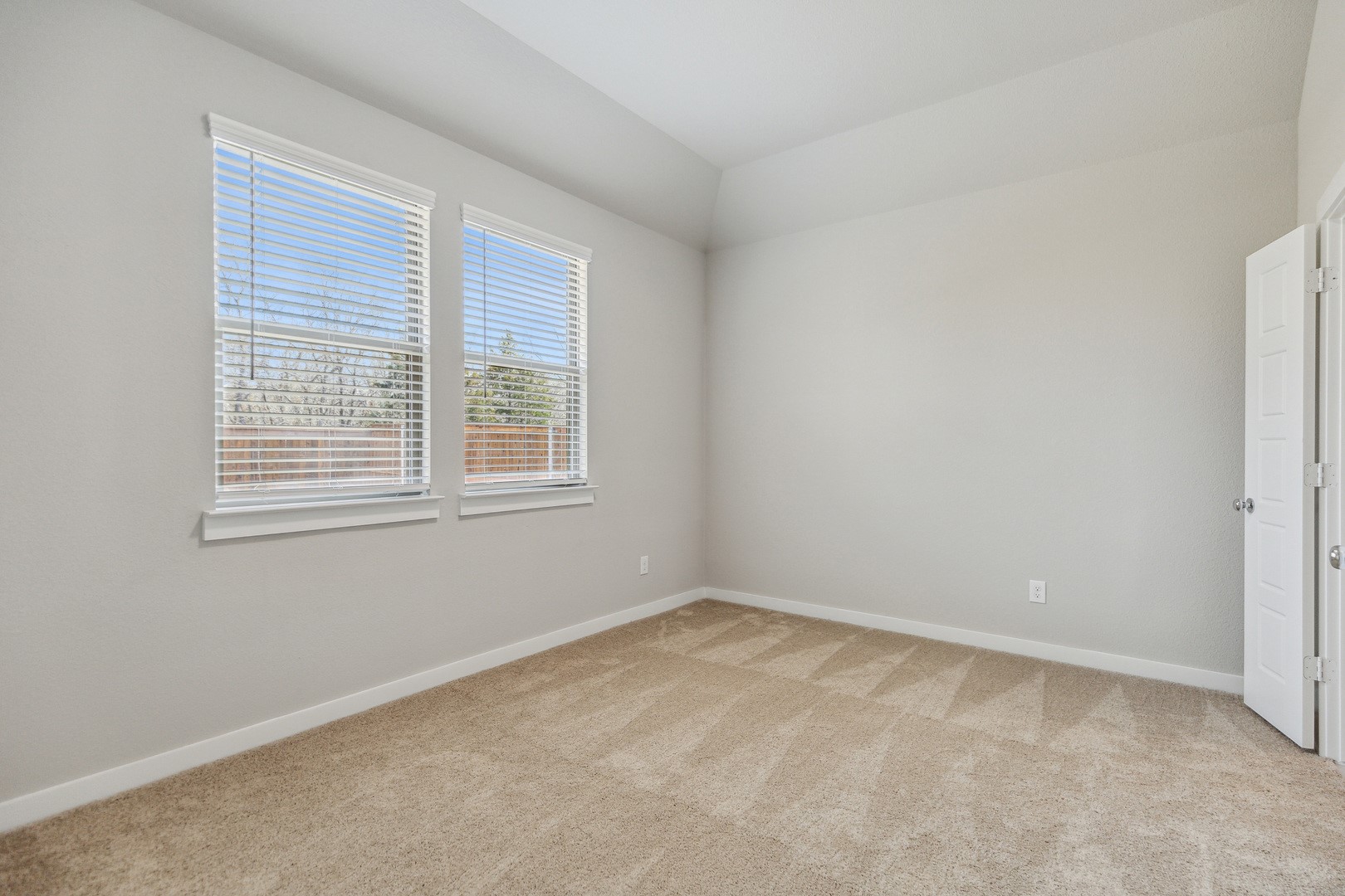 2721 Parkside Trail