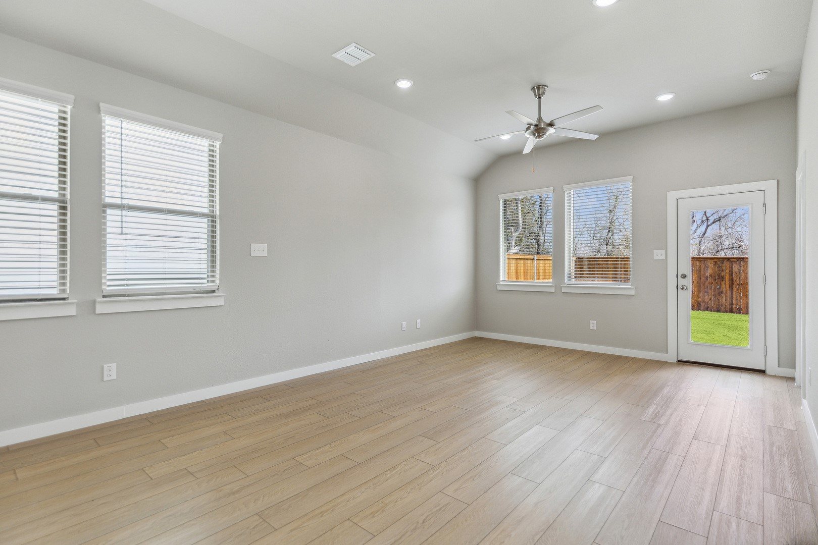2721 Parkside Trail