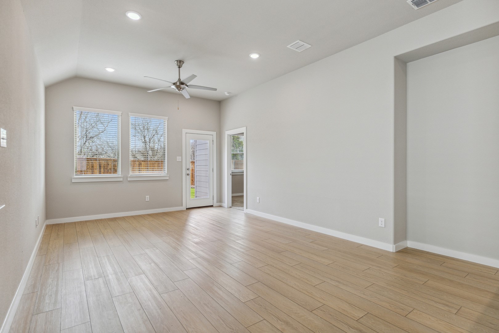 2721 Parkside Trail
