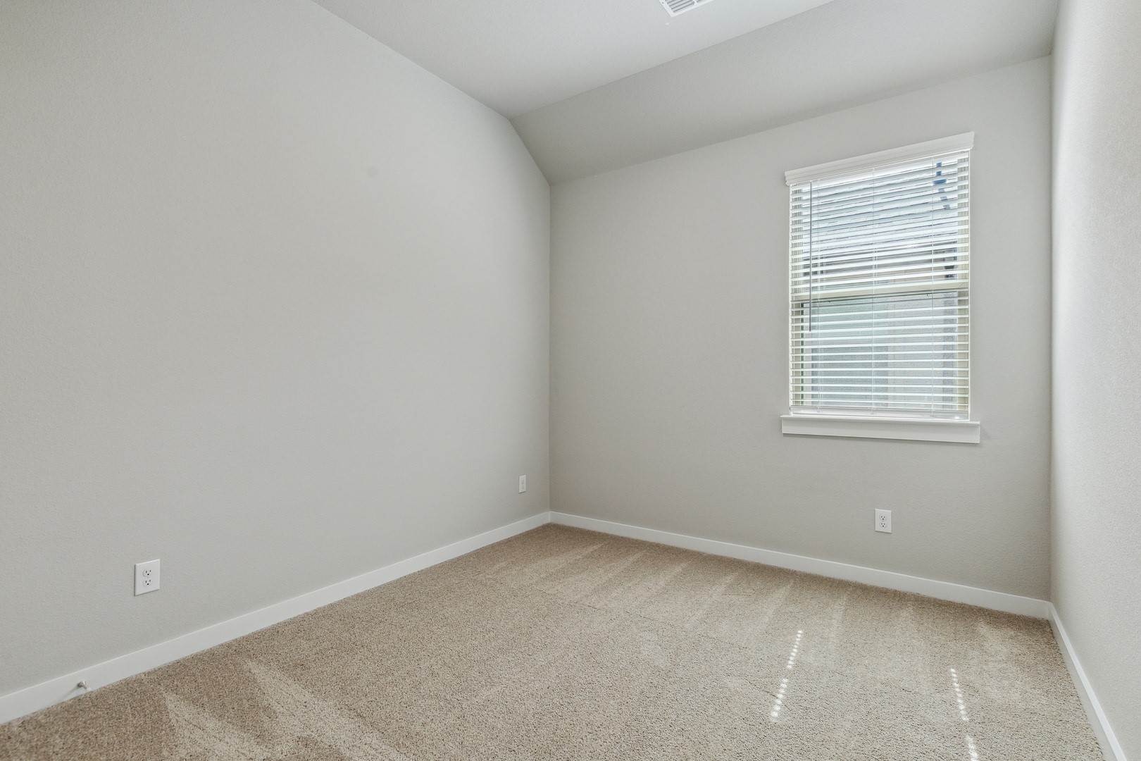 2721 Parkside Trail