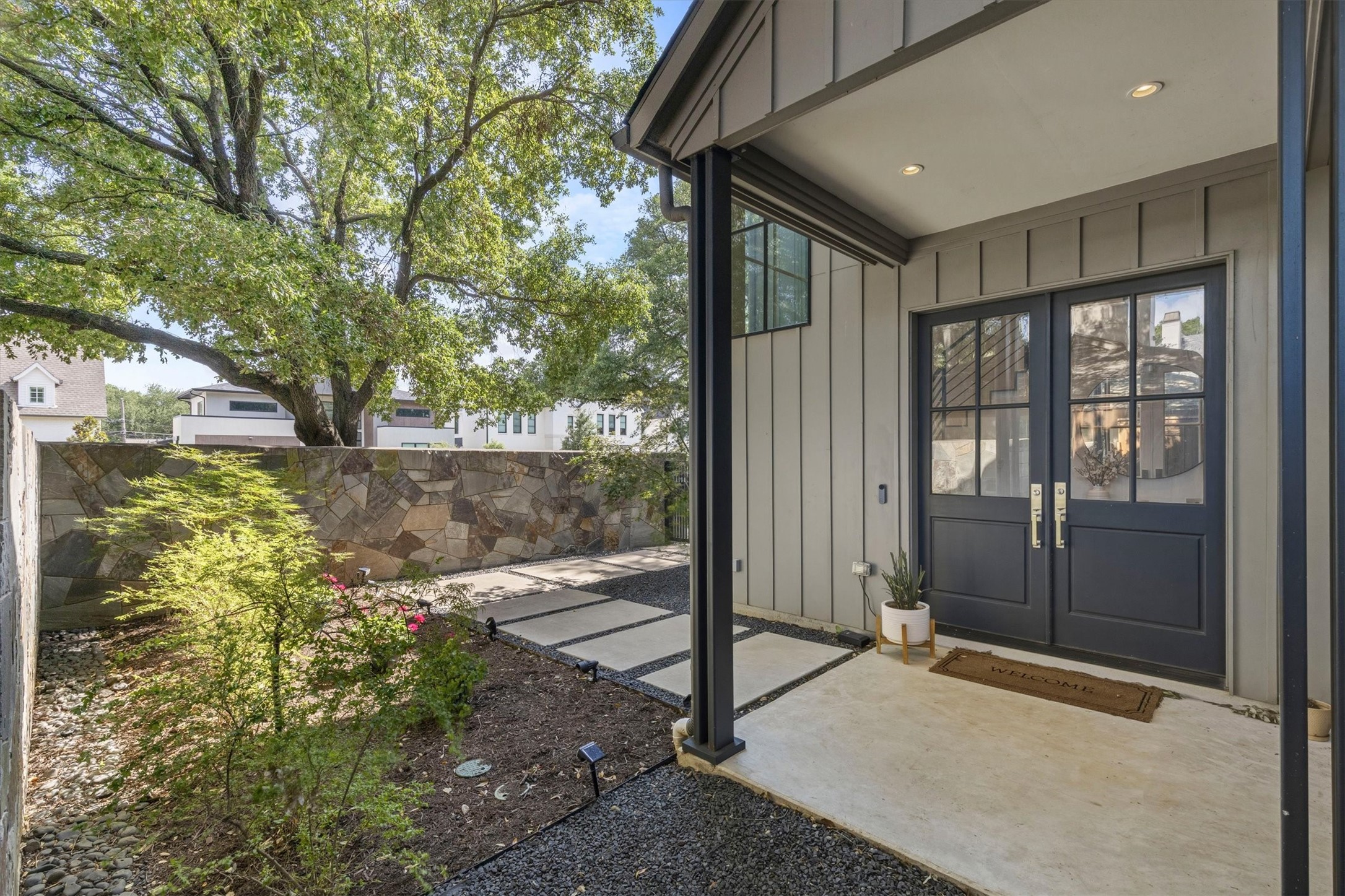 3867 Van Ness Lane