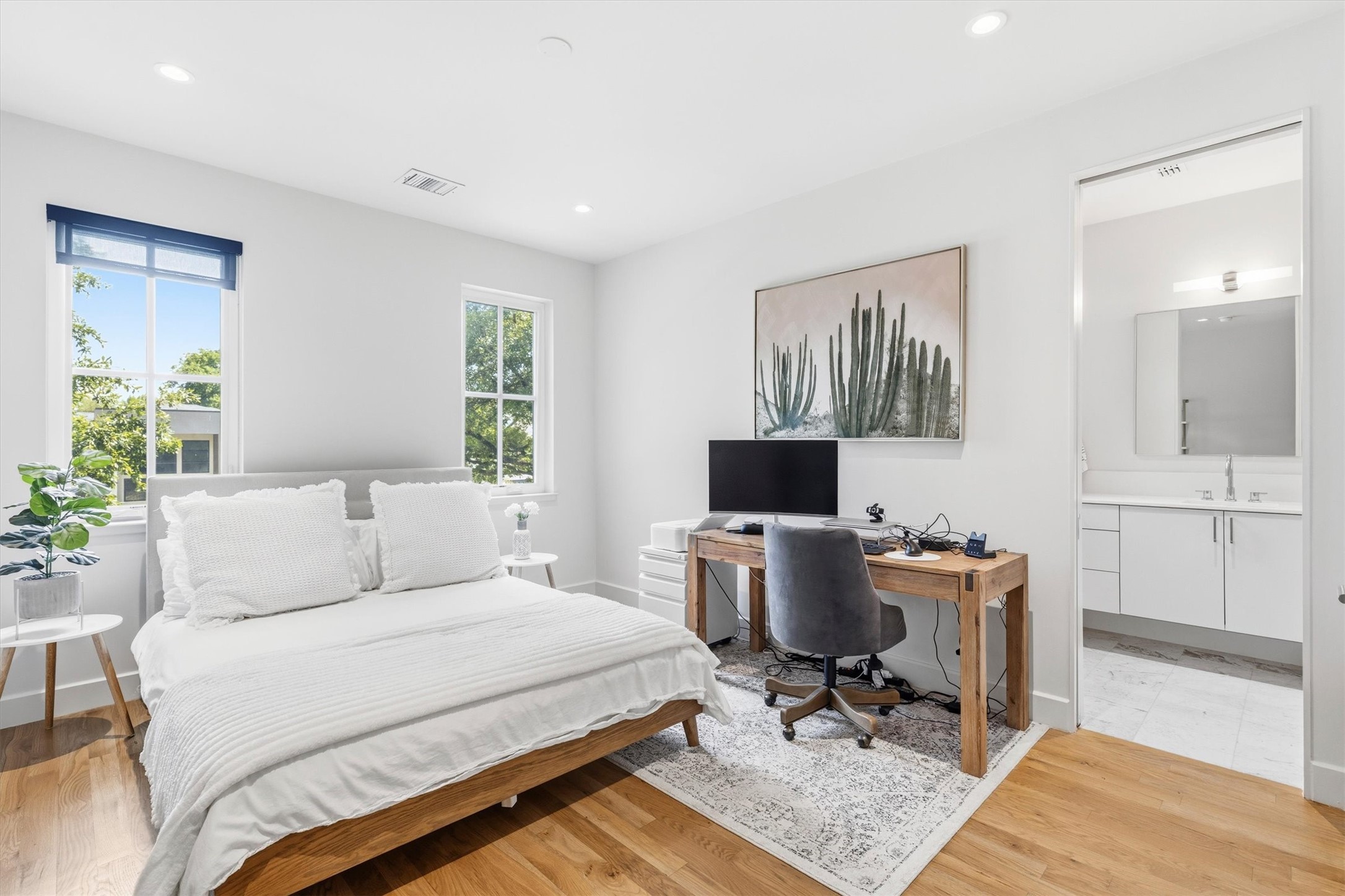 3867 Van Ness Lane