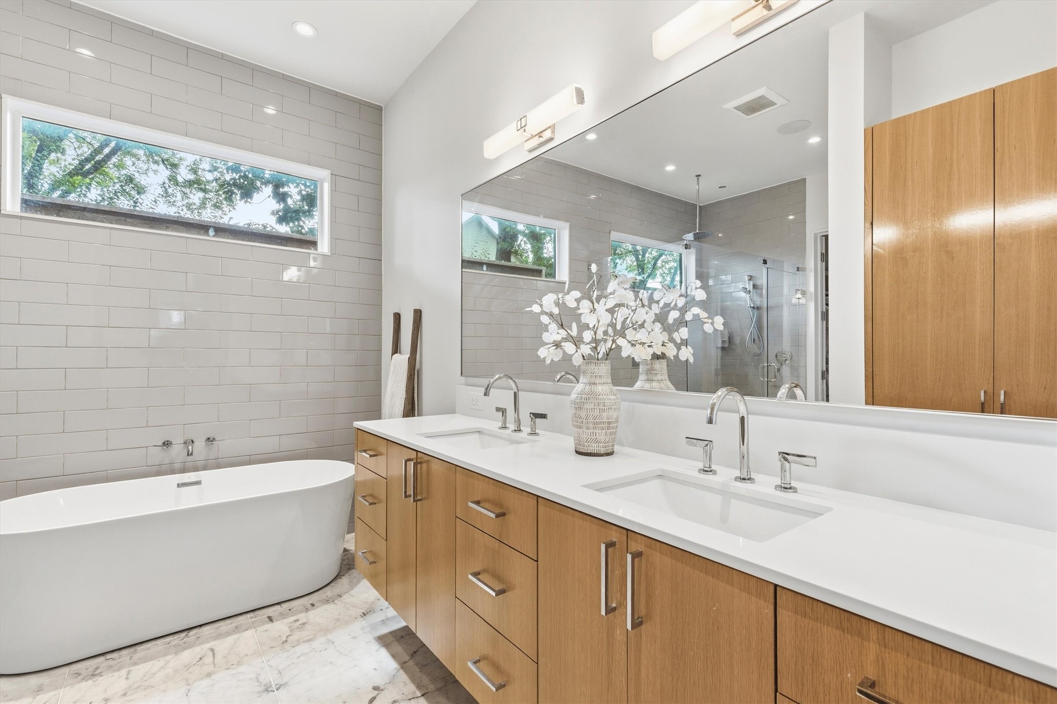 3867 Van Ness Lane