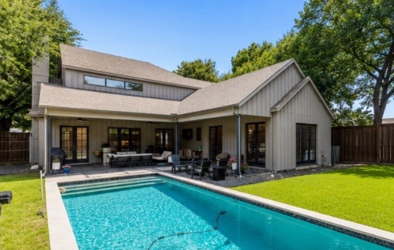 3867 Van Ness Lane