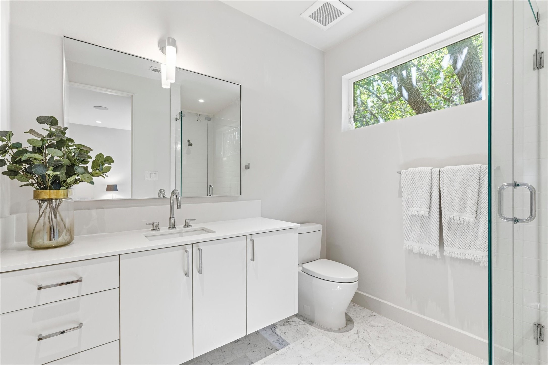 3867 Van Ness Lane