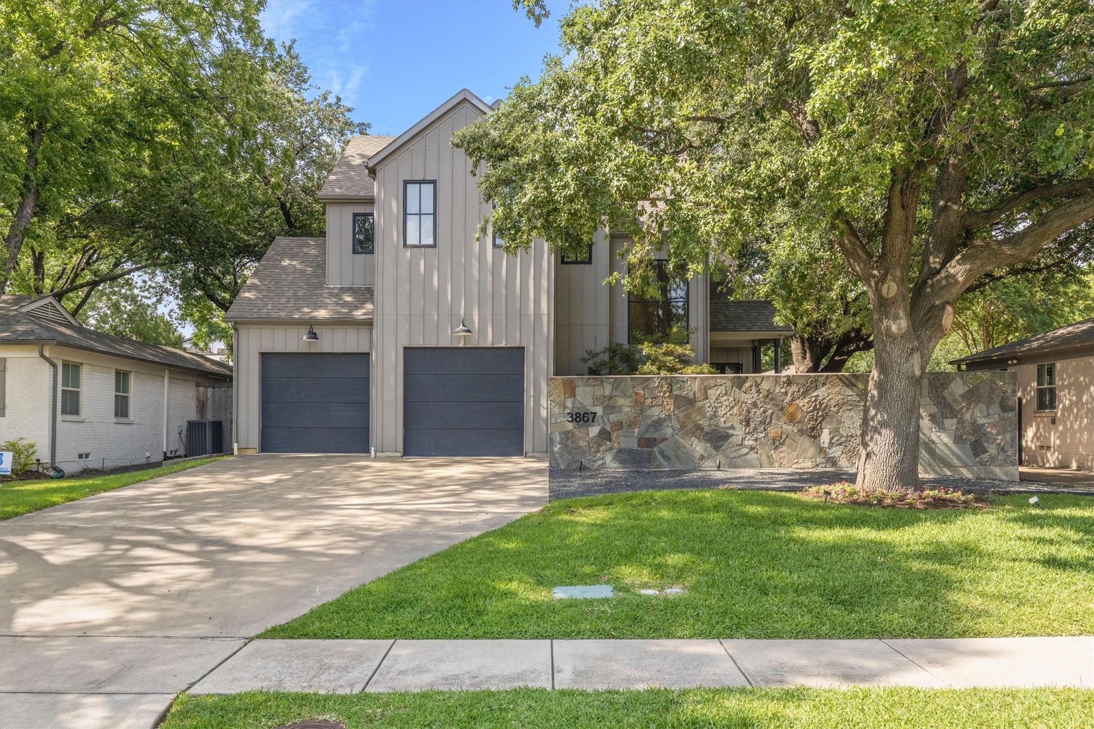 3867 Van Ness Lane